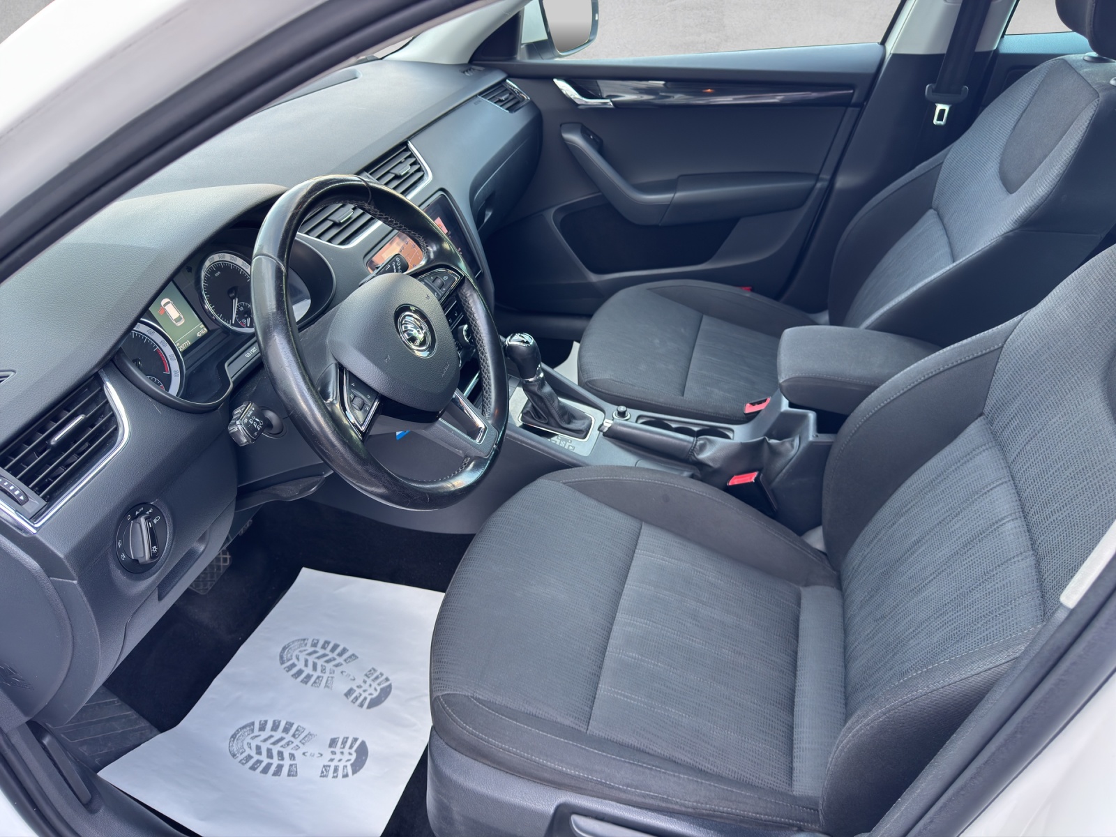 SKODA Octavia Combi 2.0 TDI Ambition 4x4-image-7