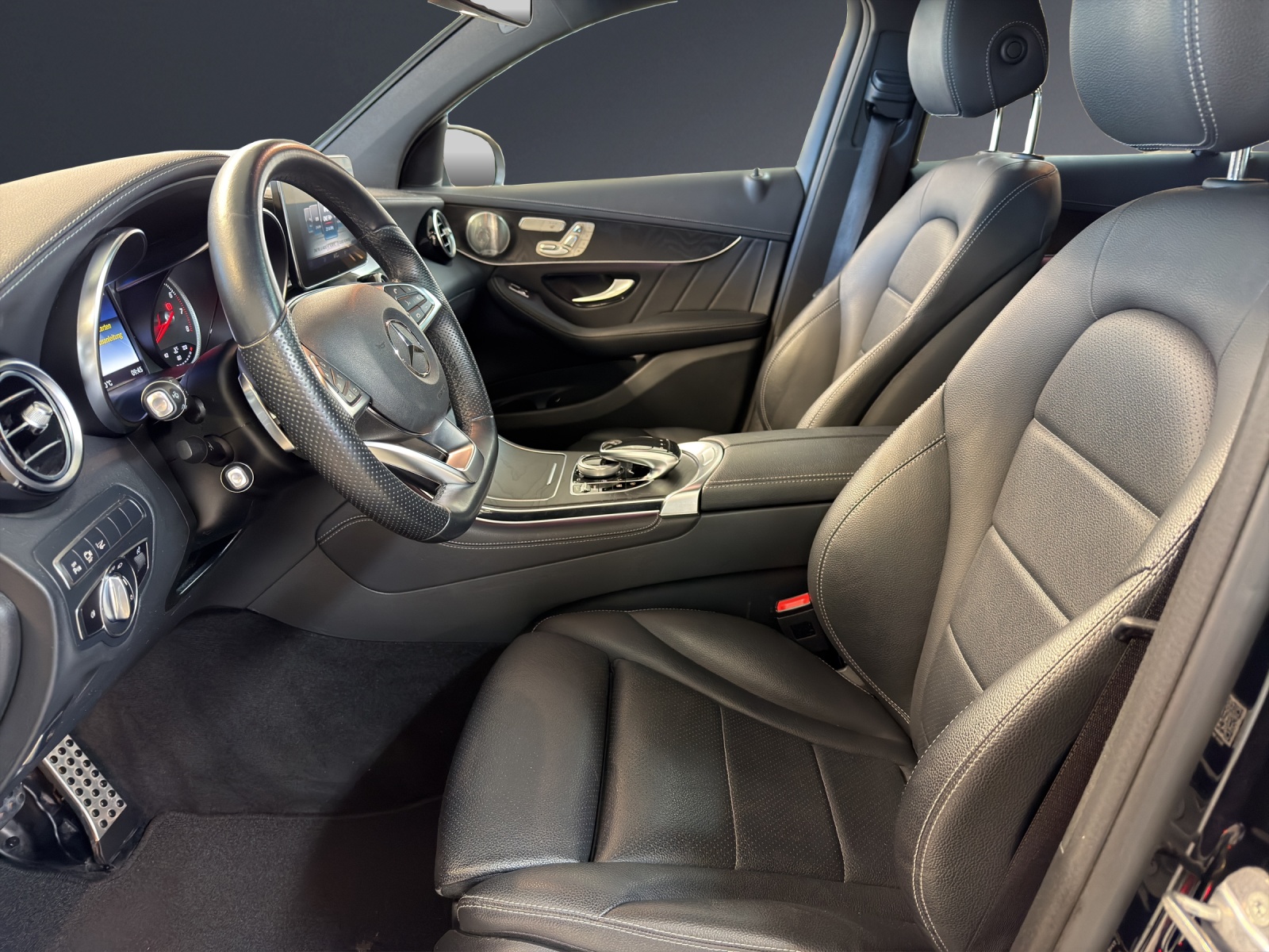 MERCEDES-BENZ GLC Coupé 250 AMG 4Mat-image-6