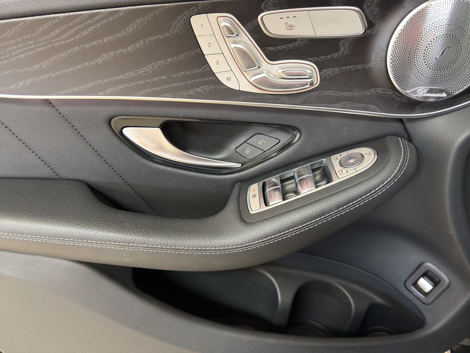 MERCEDES-BENZ GLC Coupé 250 AMG 4Mat-image-8