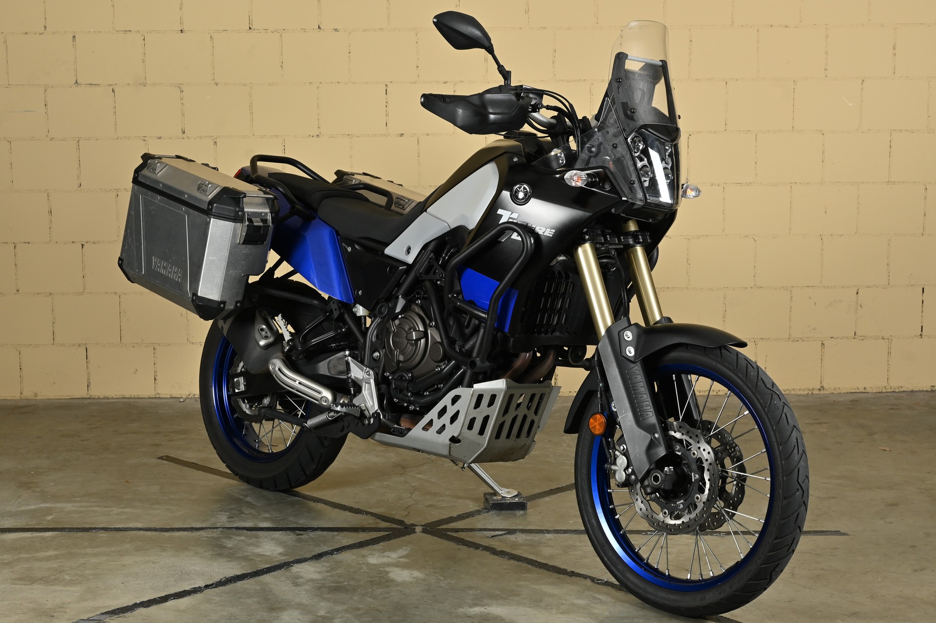 YAMAHA Tenere 700 ABS-showroom-element-1