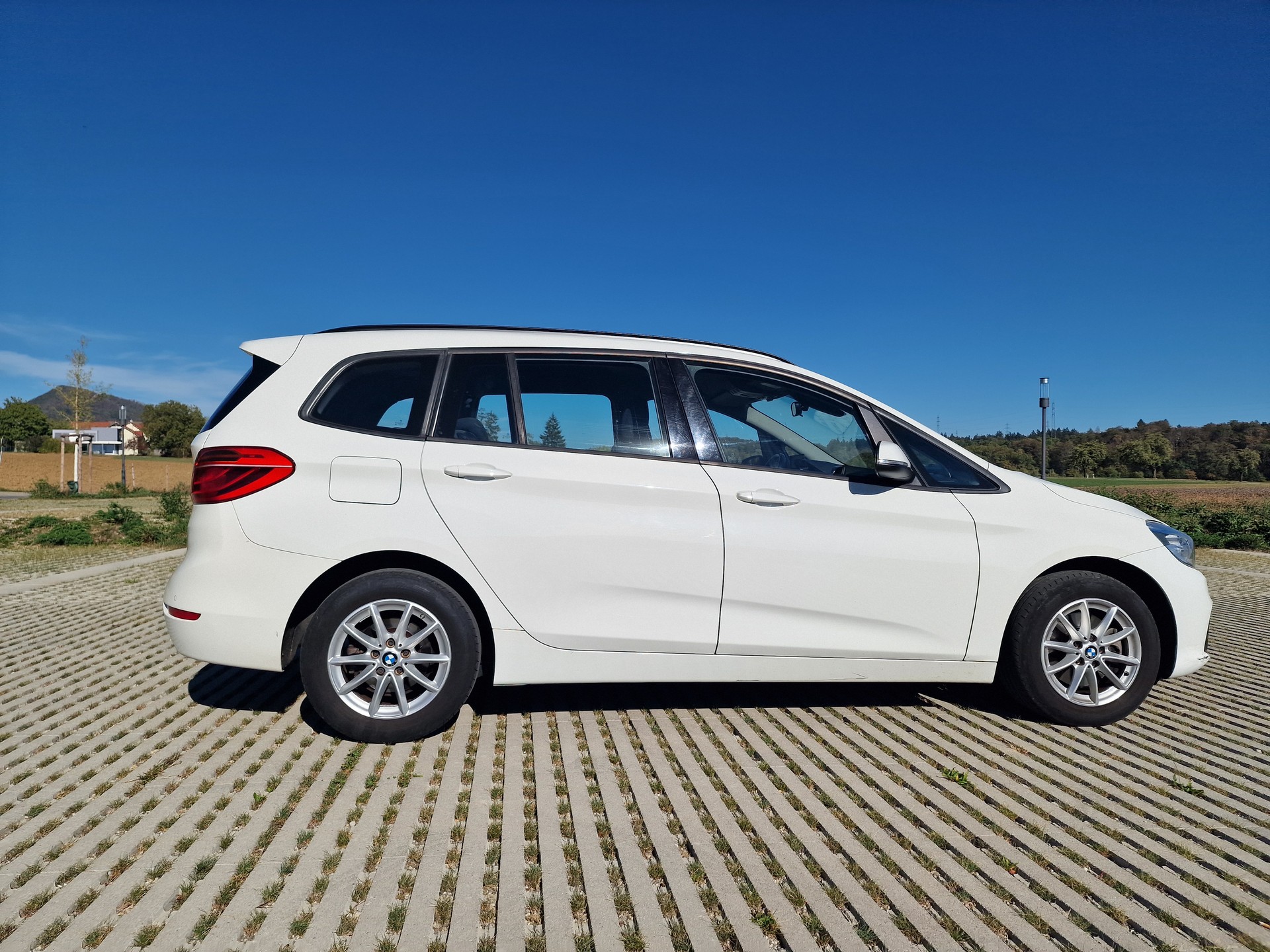 BMW 218d Grand Tourer Steptronic 7 Sitze-image-0