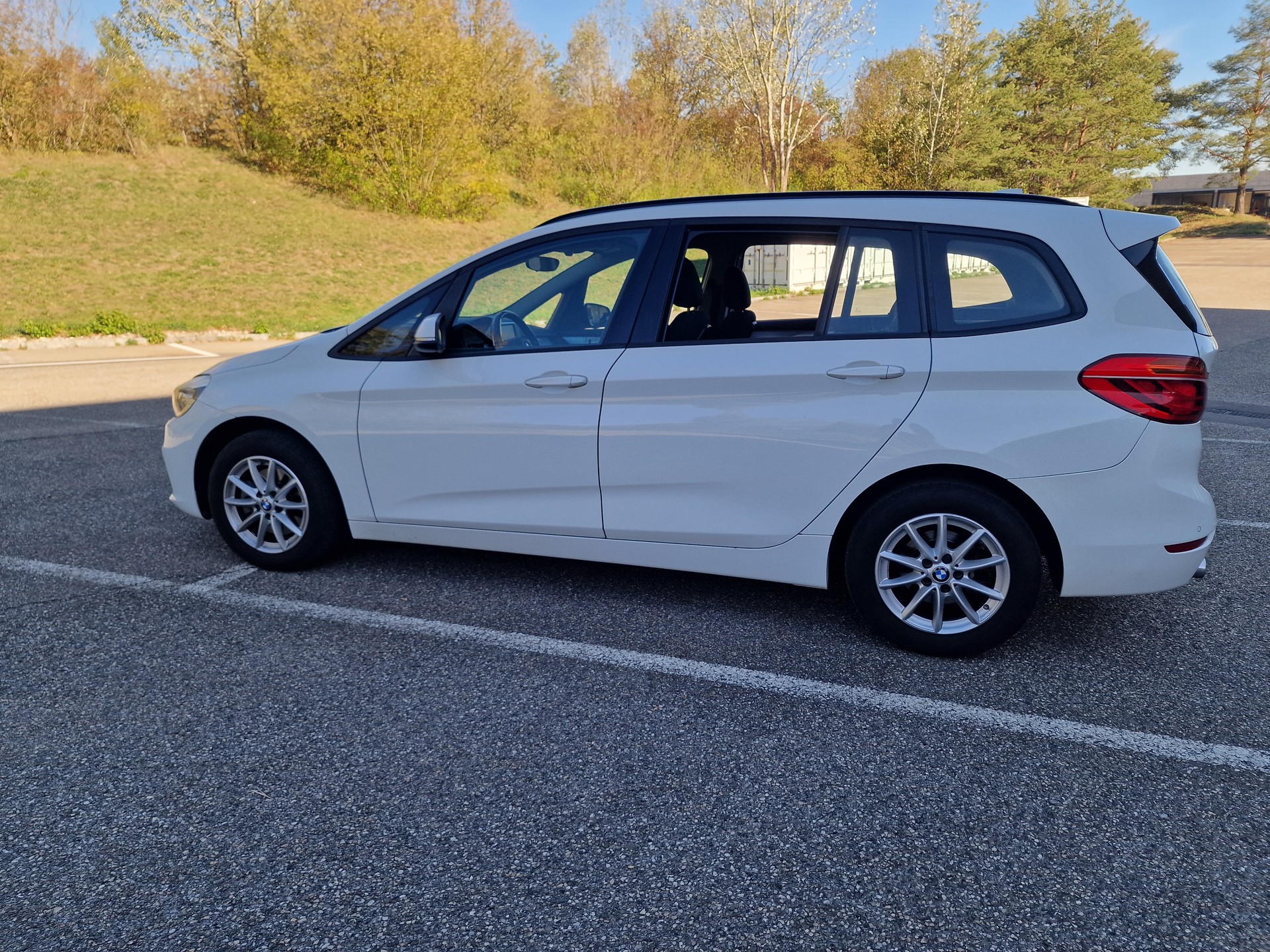 BMW 218d Grand Tourer Steptronic 7 Sitze-image-3