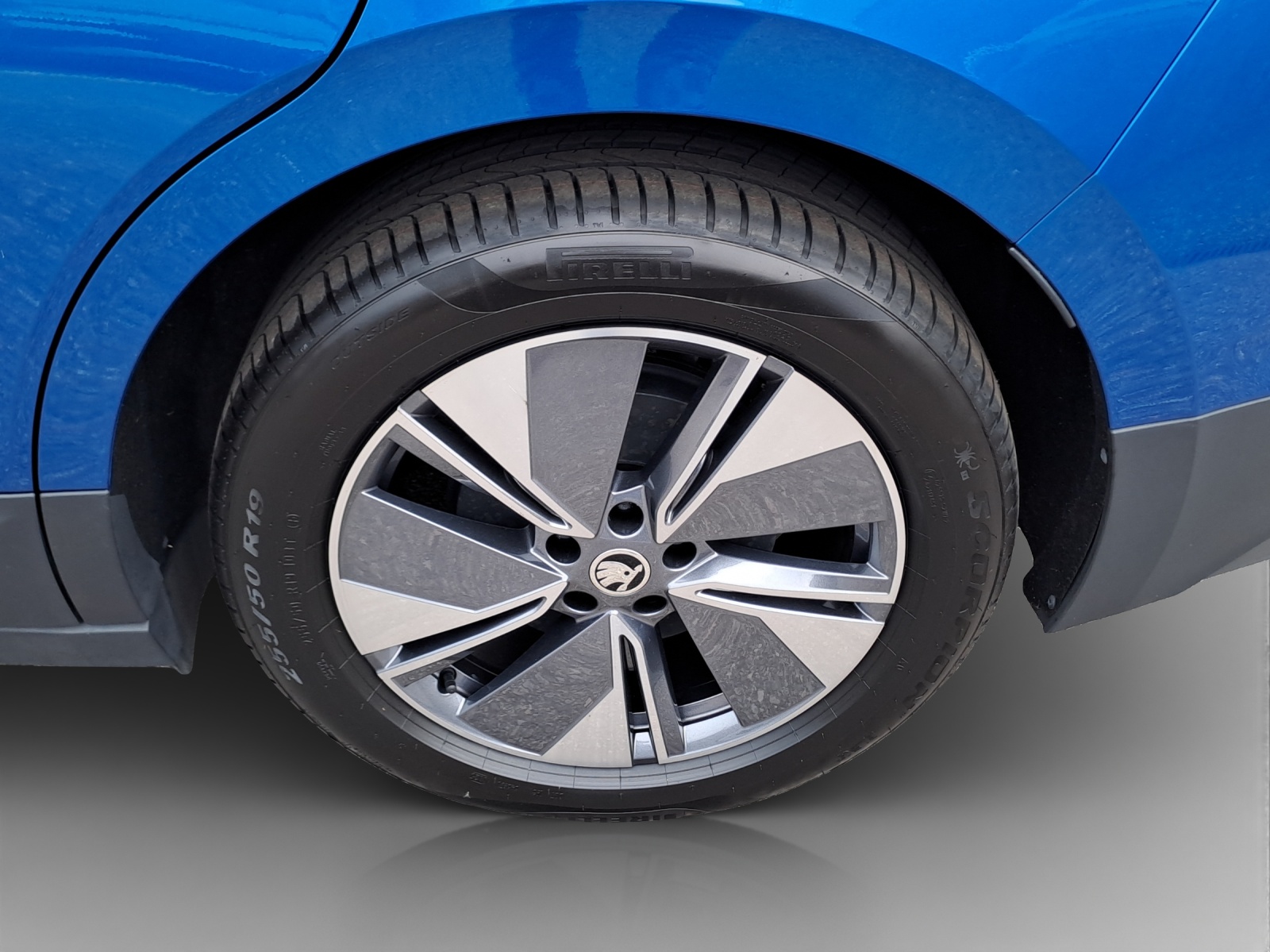 SKODA Enyaq iV 80-image-14