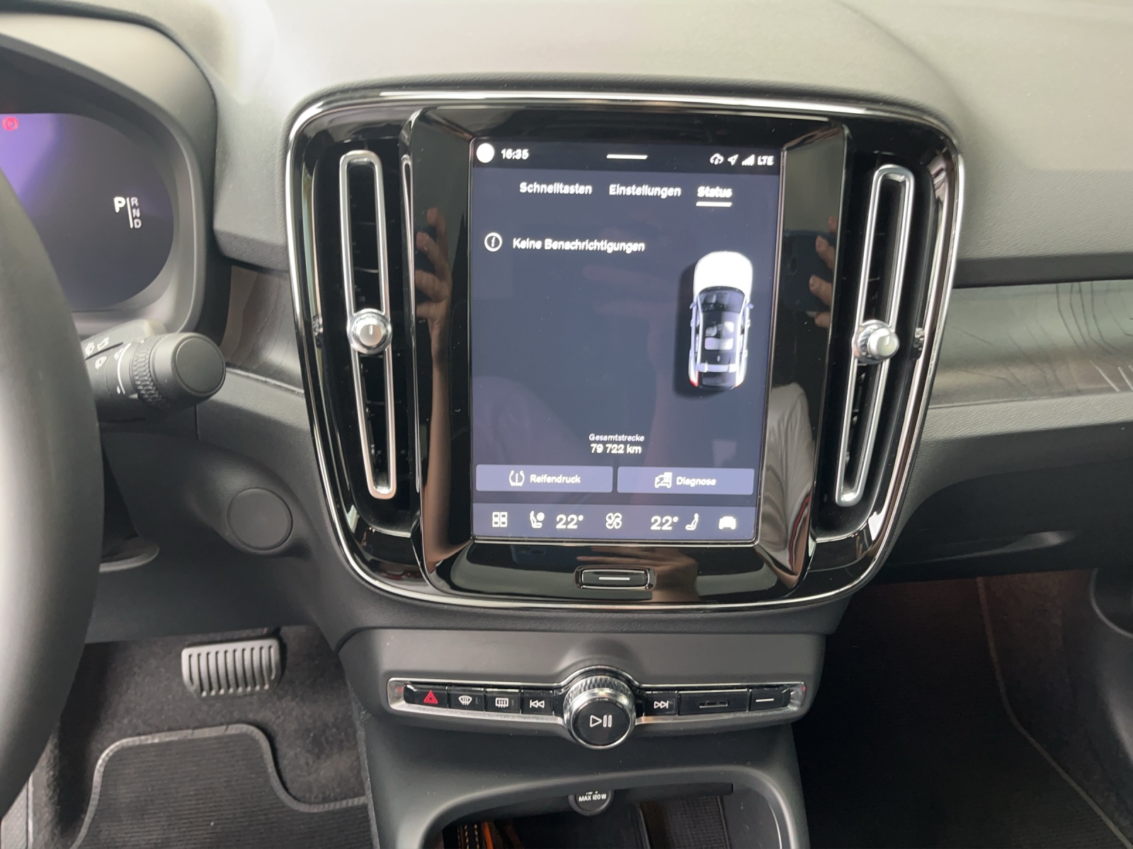 VOLVO XC40 Recharge P8 Twin AWD Pure Electric Ultimate-image-8