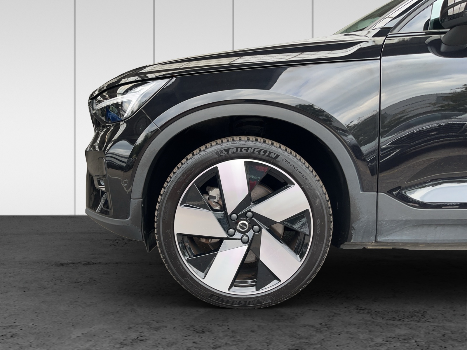 VOLVO XC40 Recharge P8 Twin AWD Pure Electric Ultimate-image-13