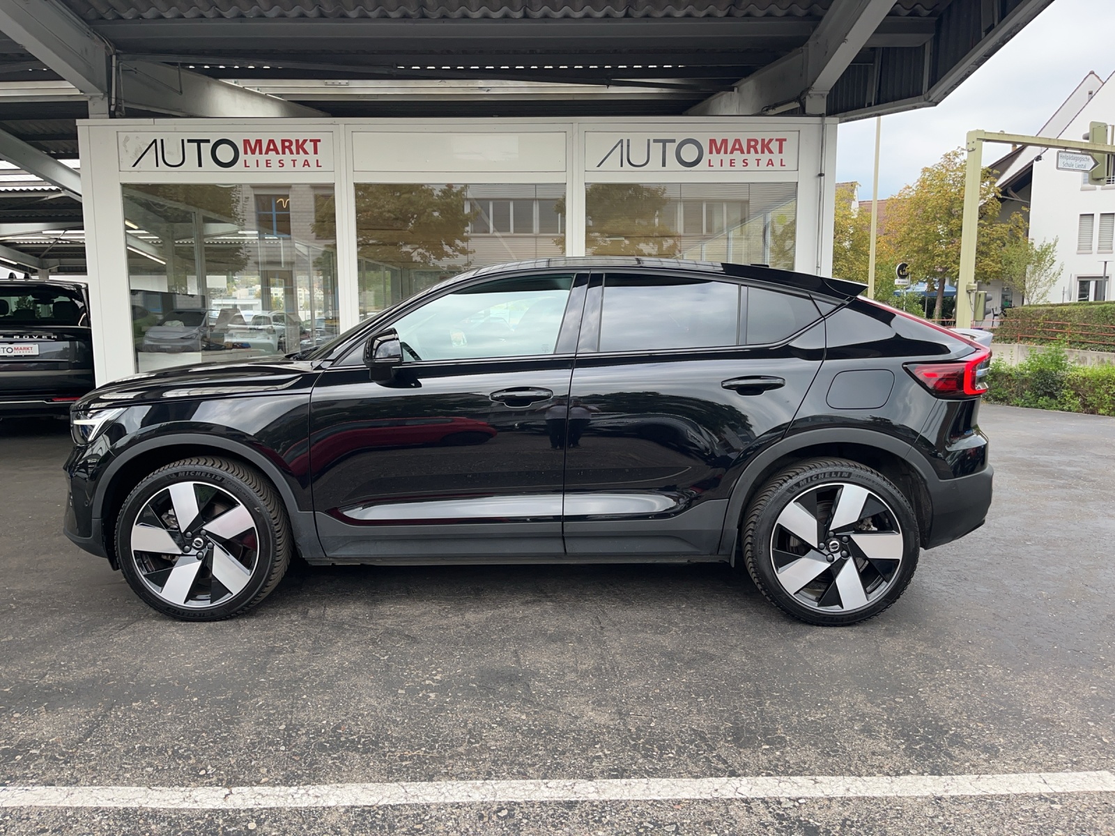 VOLVO XC40 Recharge P8 Twin AWD Pure Electric Ultimate-showroom-element-1