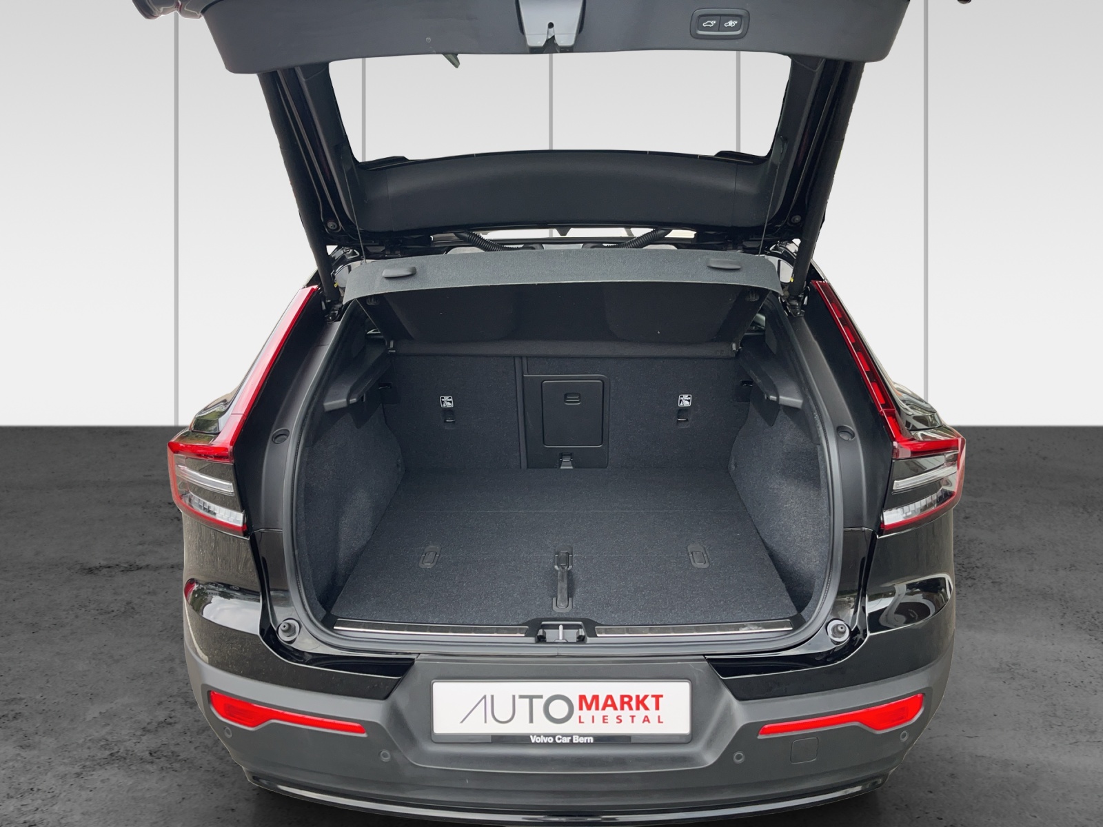 VOLVO XC40 Recharge P8 Twin AWD Pure Electric Ultimate-image-12
