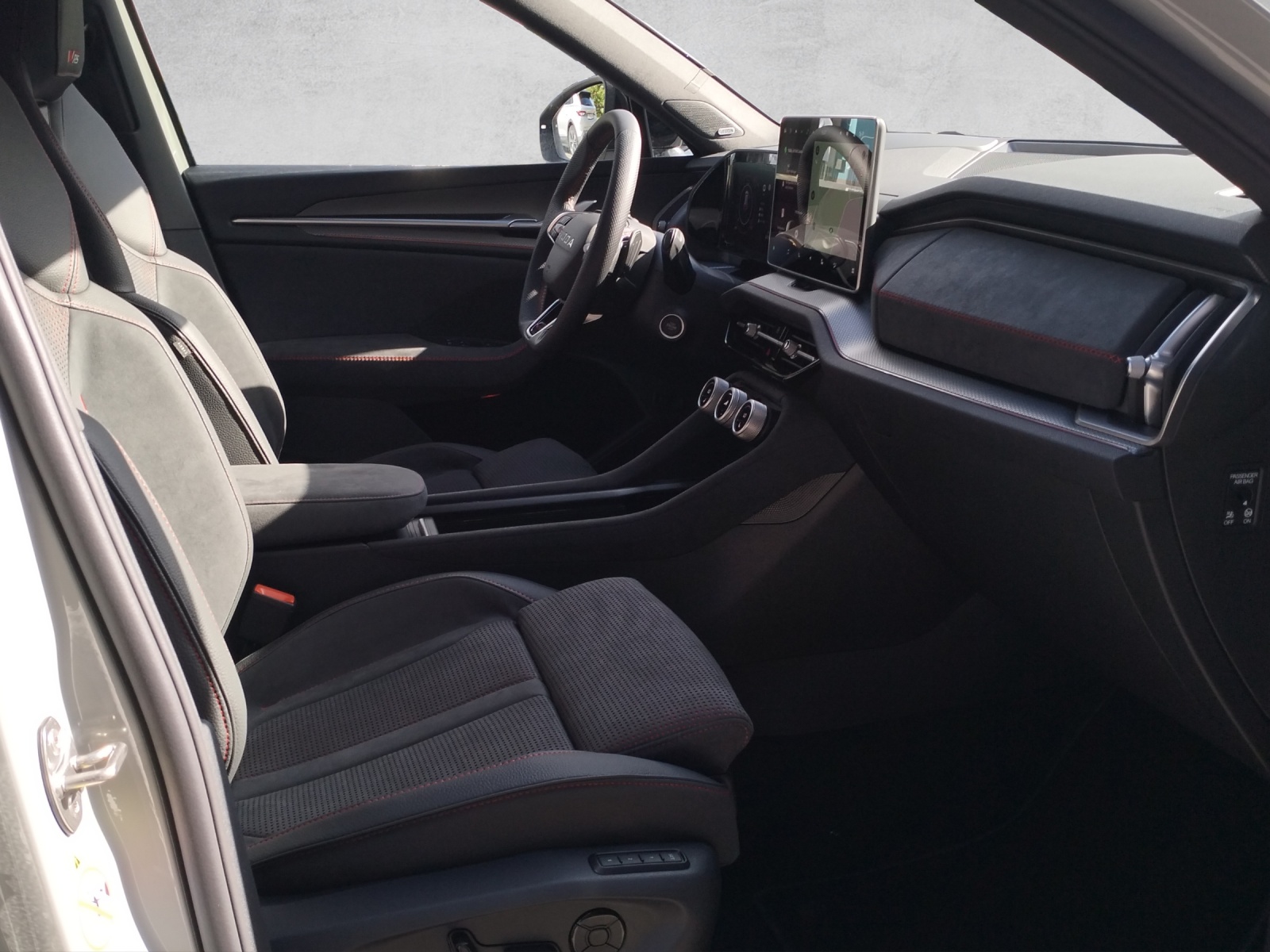 SKODA Kodiaq 2.0 TSI RS 4x4-image-10