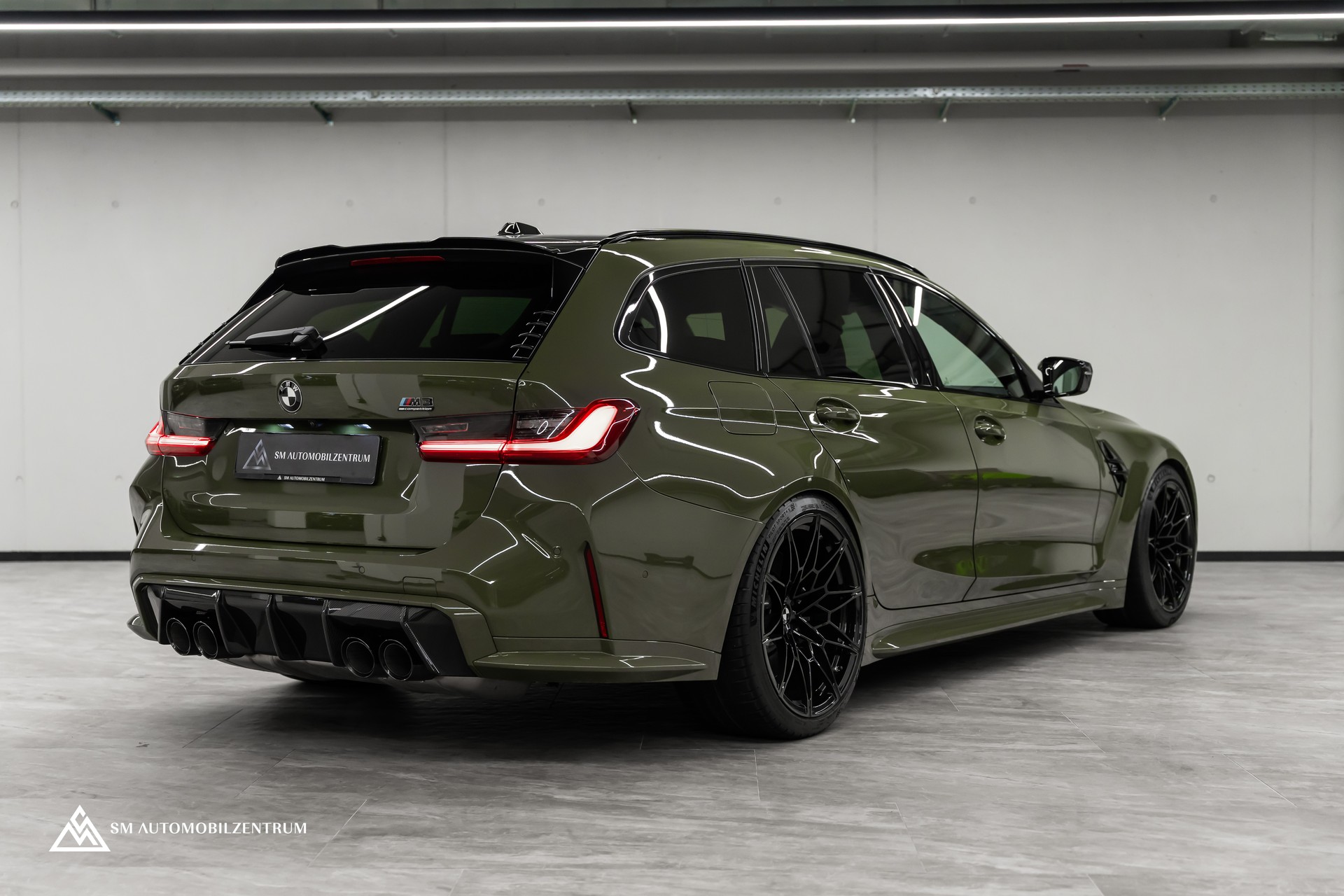 BMW M3 Competition xDrive Touring / Urban Green II / Carbon Exterieur & Interieur / Werksgarantie / 360°-image-10