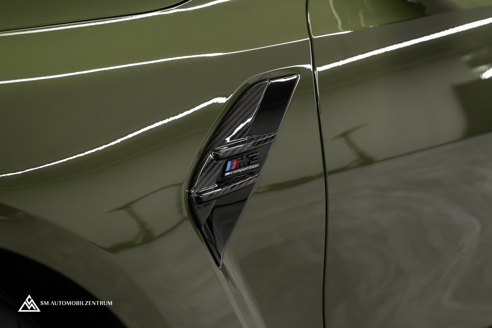 BMW M3 Competition xDrive Touring / Urban Green II / Carbon Exterieur & Interieur / Werksgarantie / 360°-image-5