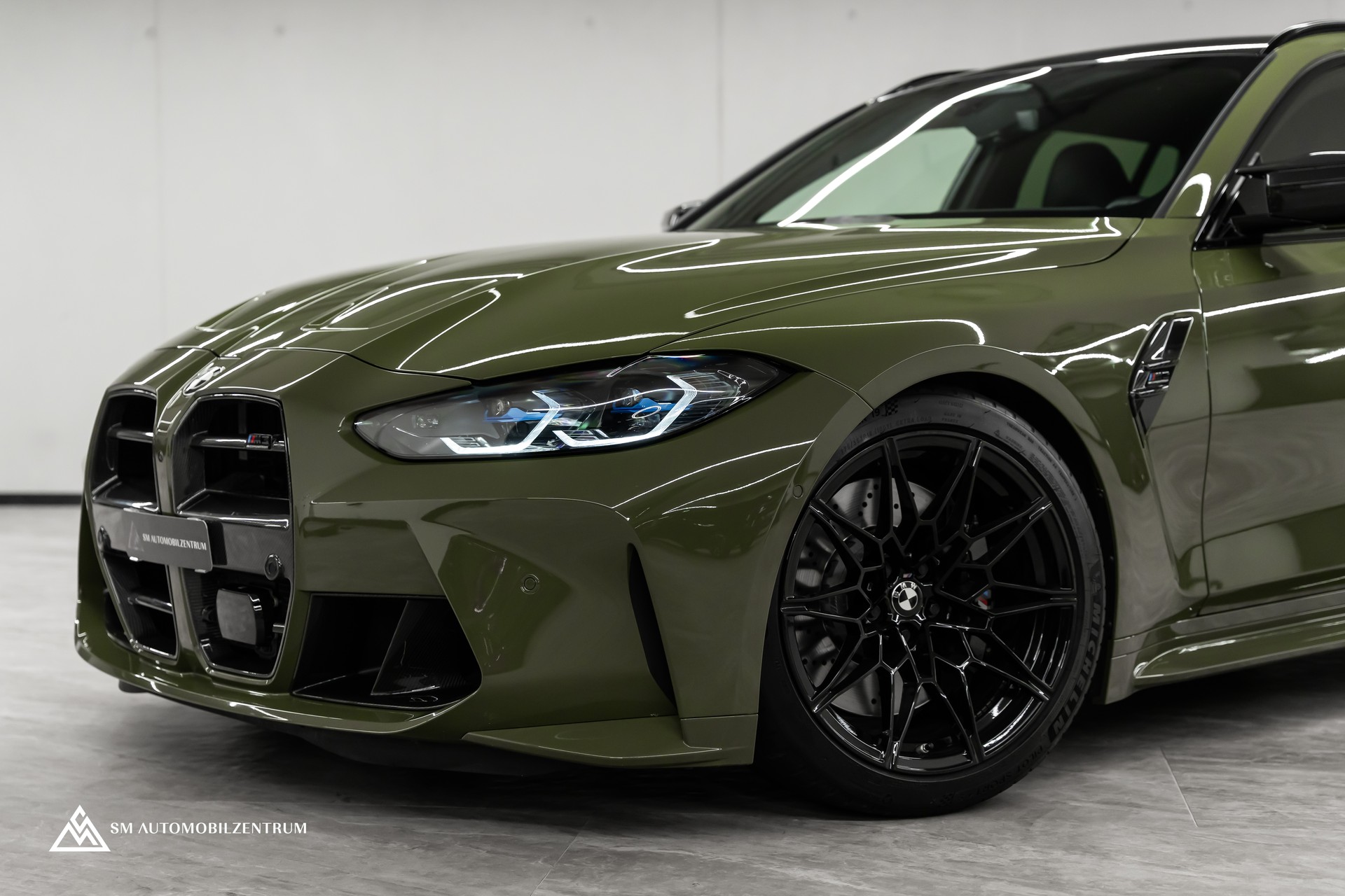 BMW M3 Competition xDrive Touring / Urban Green II / Carbon Exterieur & Interieur / Werksgarantie / 360°-showroom-element-3