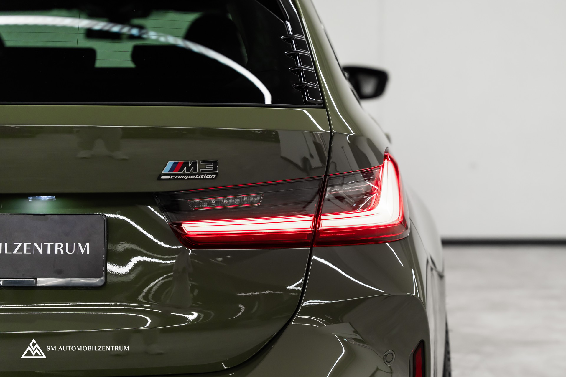 BMW M3 Competition xDrive Touring / Urban Green II / Carbon Exterieur & Interieur / Werksgarantie / 360°-image-15