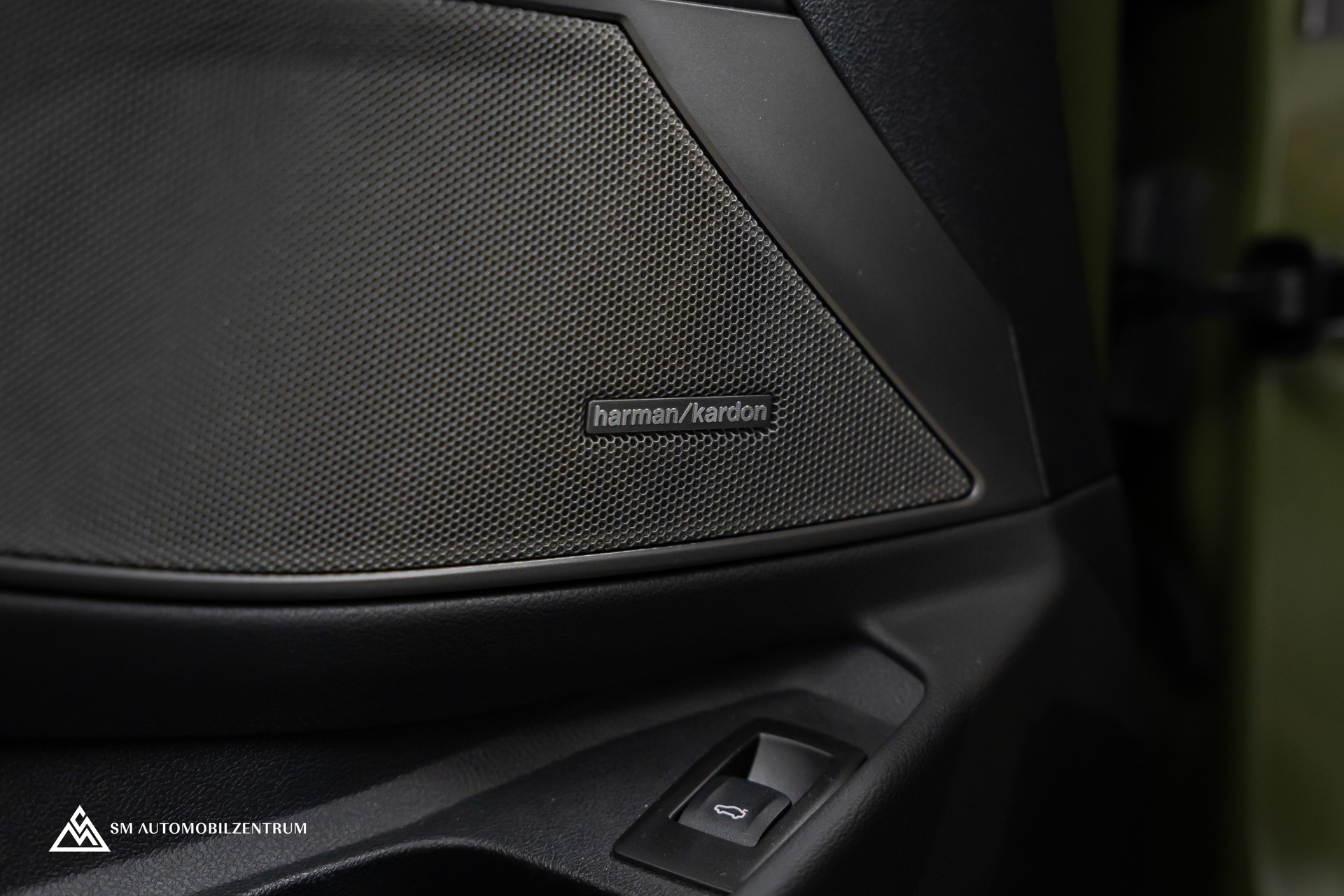 BMW M3 Competition xDrive Touring / Urban Green II / Carbon Exterieur & Interieur / Werksgarantie / 360°-image-31