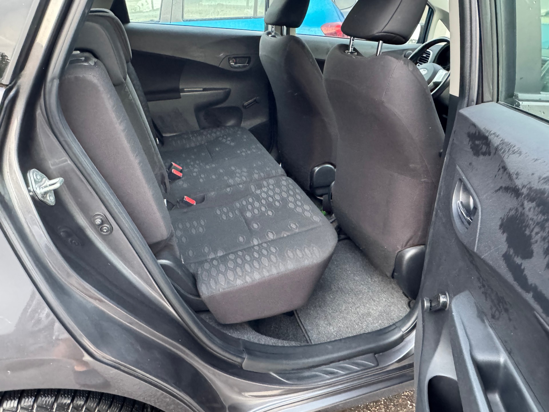 SUBARU Trezia 1.4D Swiss Luxury Automatic-image-9