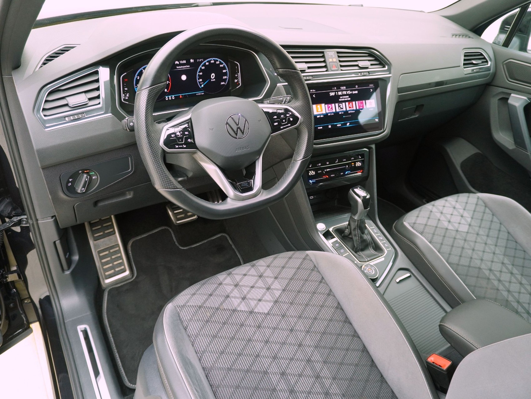 VW Tiguan 2.0 TSI DSG R-Line Black Style 4Motion-image-9