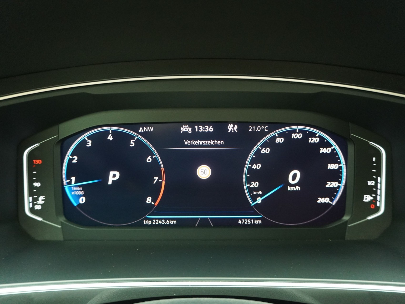 VW Tiguan 2.0 TSI DSG R-Line Black Style 4Motion-image-16