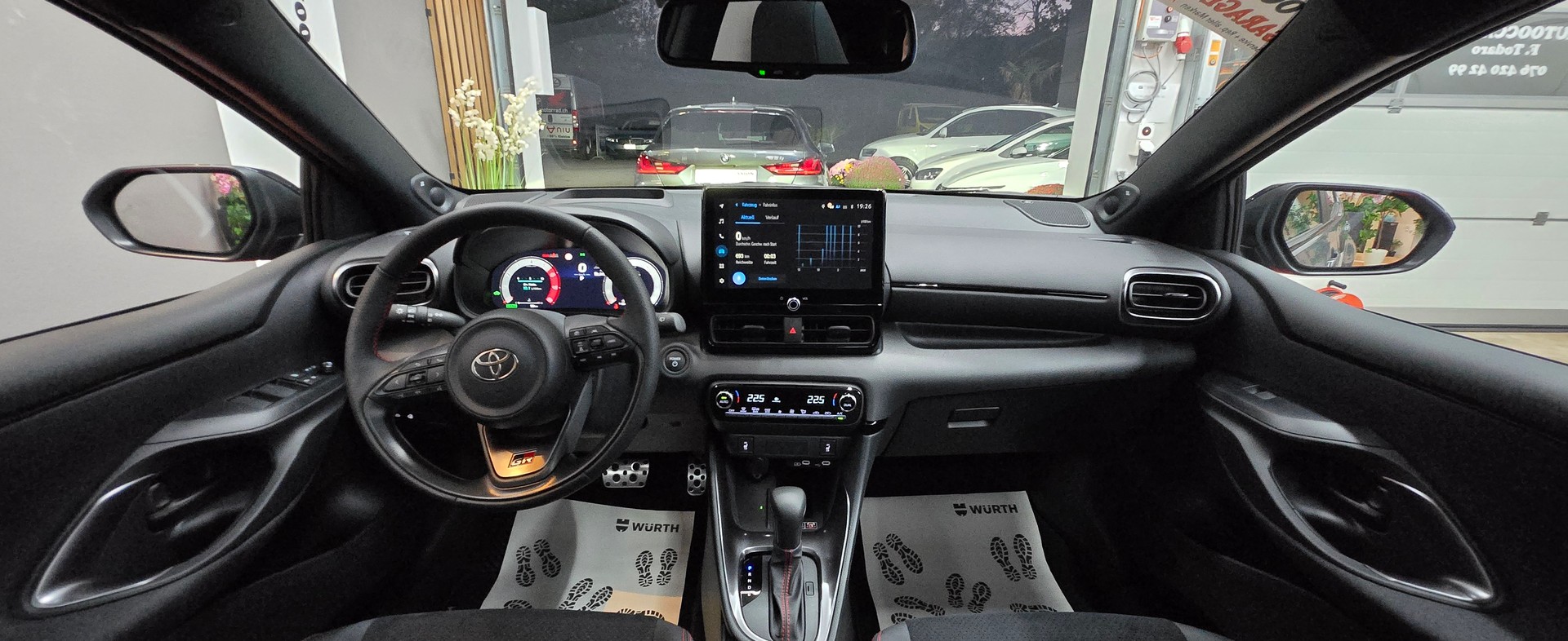 TOYOTA Yaris 1.5 GR Sport e-CVT-image-31