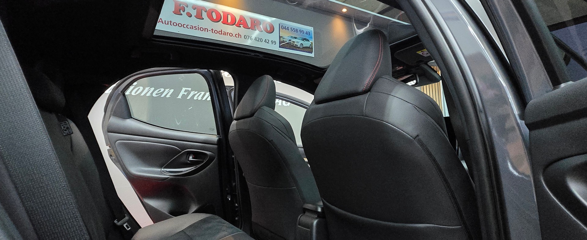 TOYOTA Yaris 1.5 GR Sport e-CVT-image-13