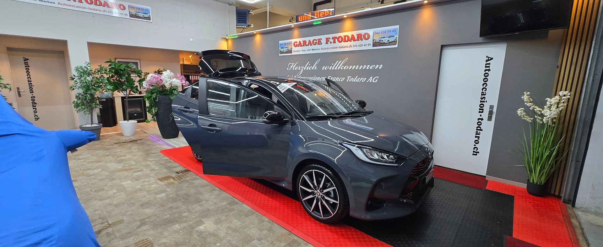 TOYOTA Yaris 1.5 GR Sport e-CVT-image-18