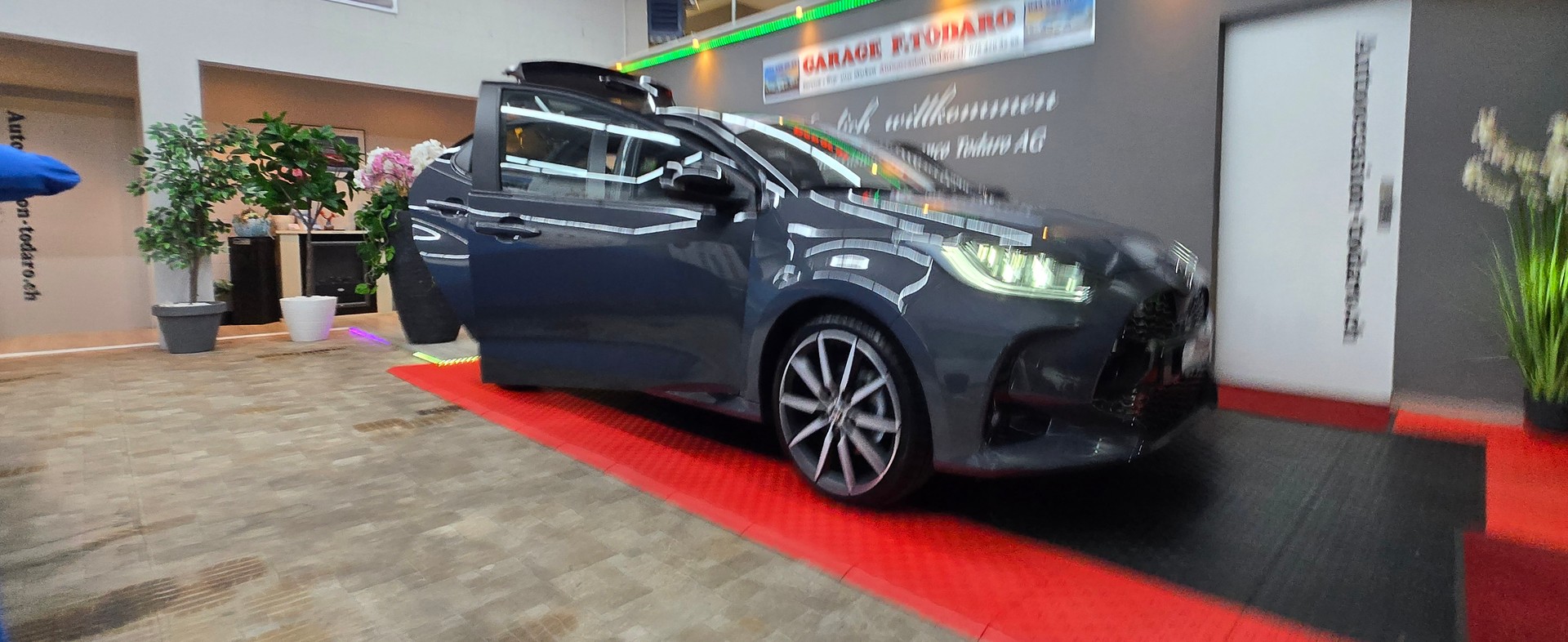 TOYOTA Yaris 1.5 GR Sport e-CVT-image-23