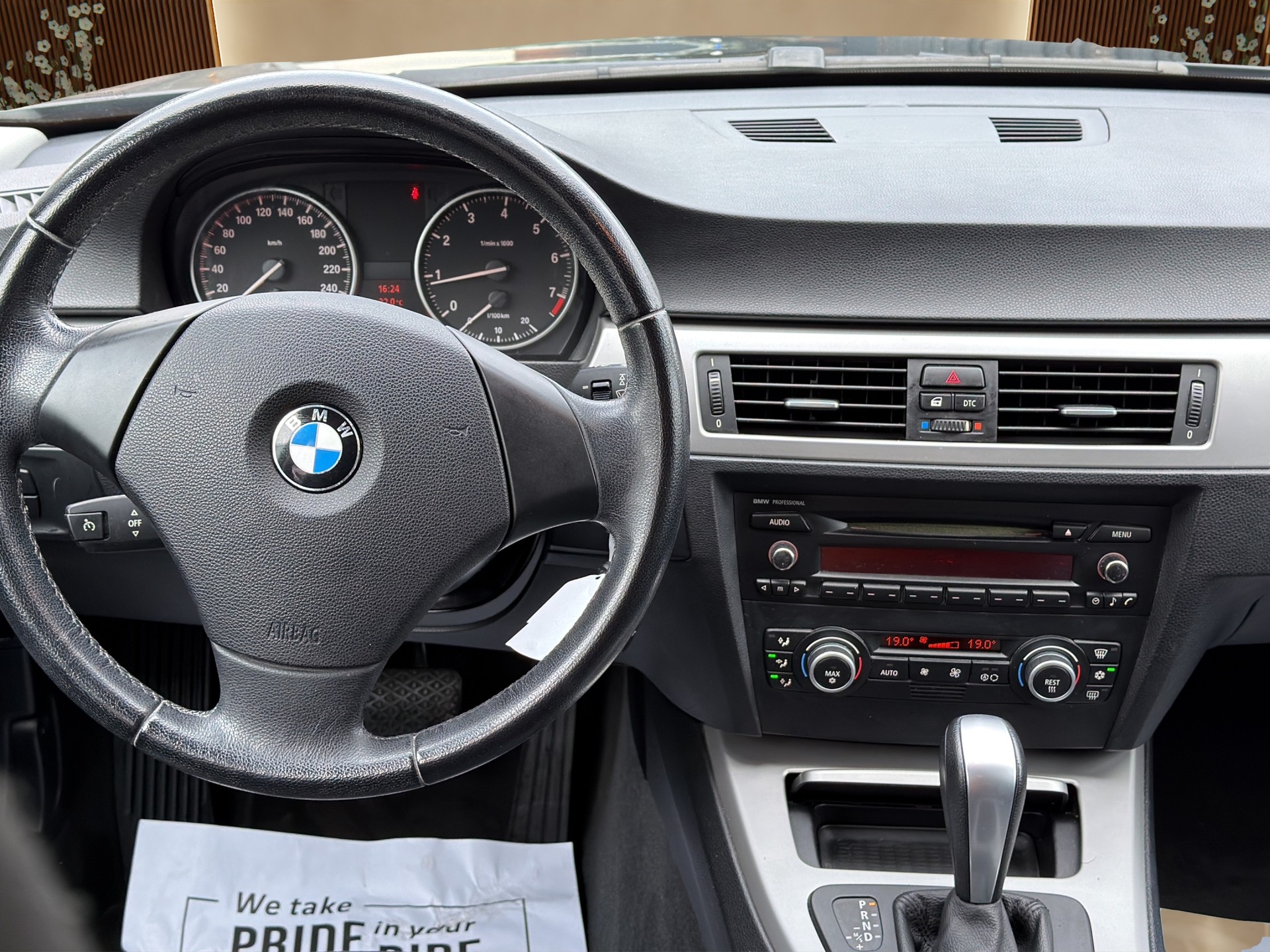 BMW 320i Touring Access Steptronic-image-9
