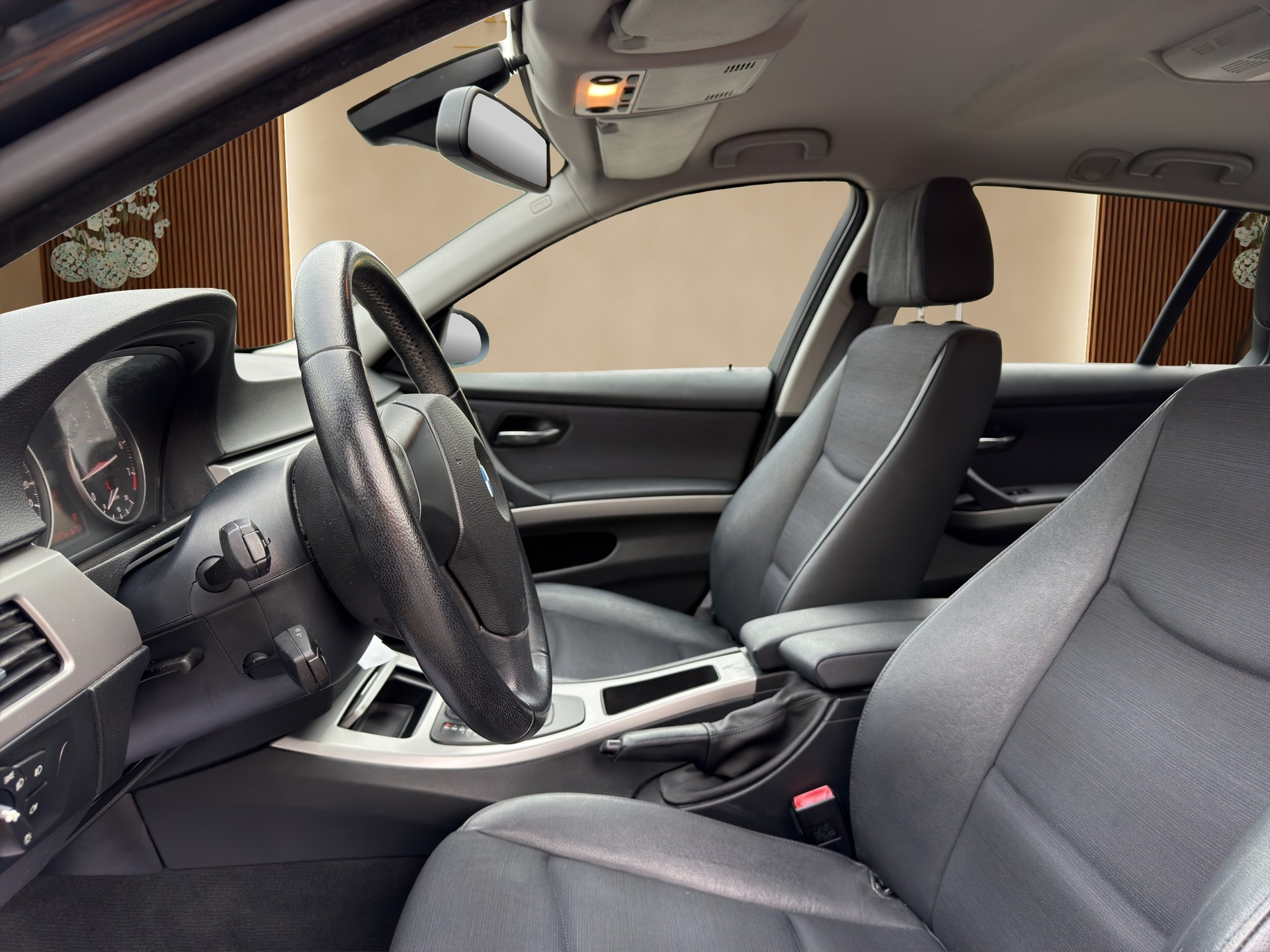 BMW 320i Touring Access Steptronic-image-13