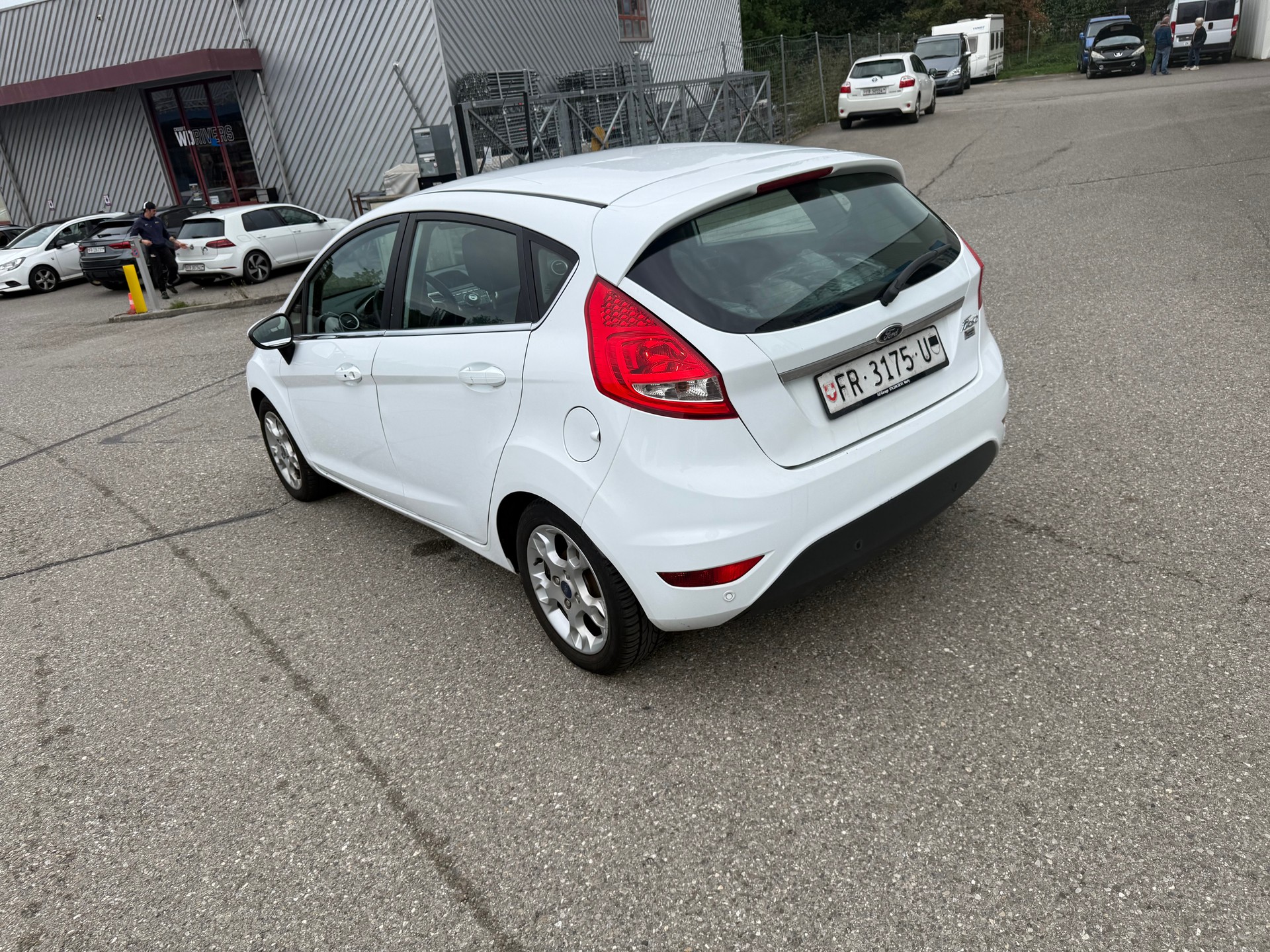 FORD Fiesta 1.4 16V Titanium Automatic-image-5