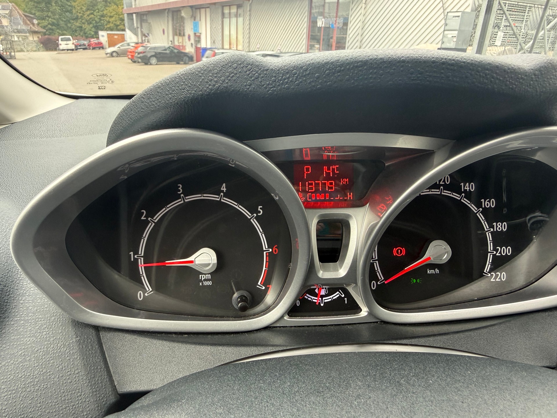 FORD Fiesta 1.4 16V Titanium Automatic-image-15