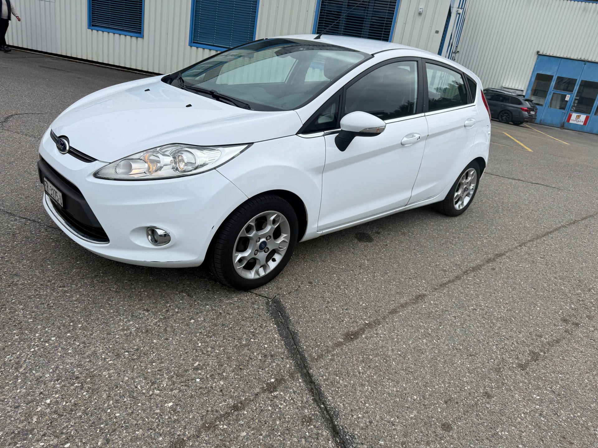 FORD Fiesta 1.4 16V Titanium Automatic-image-0