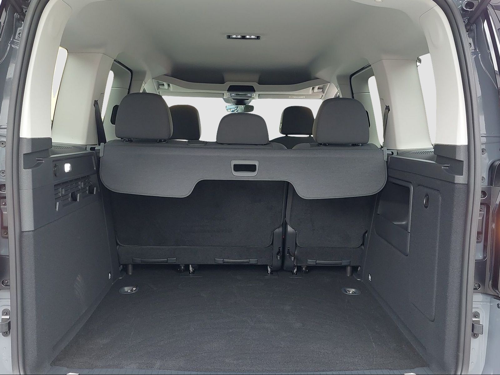 VW Caddy 1.5 TSI Plug in Hybrid Trend DSG-image-9