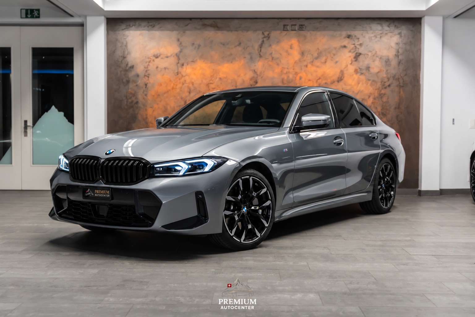 BMW 330i xDrive Steptronic M Sport Pro *Laser*Head-Up*Leder*360°*-image-0