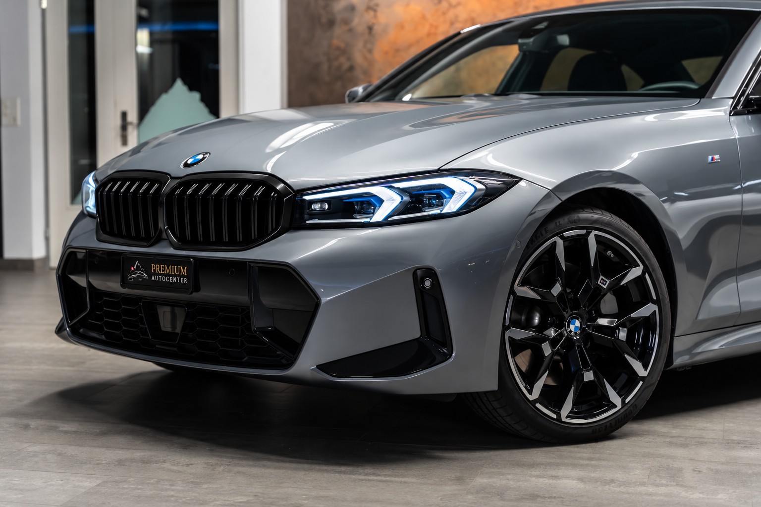 BMW 330i xDrive Steptronic M Sport Pro *Laser*Head-Up*Leder*360°*-image-1