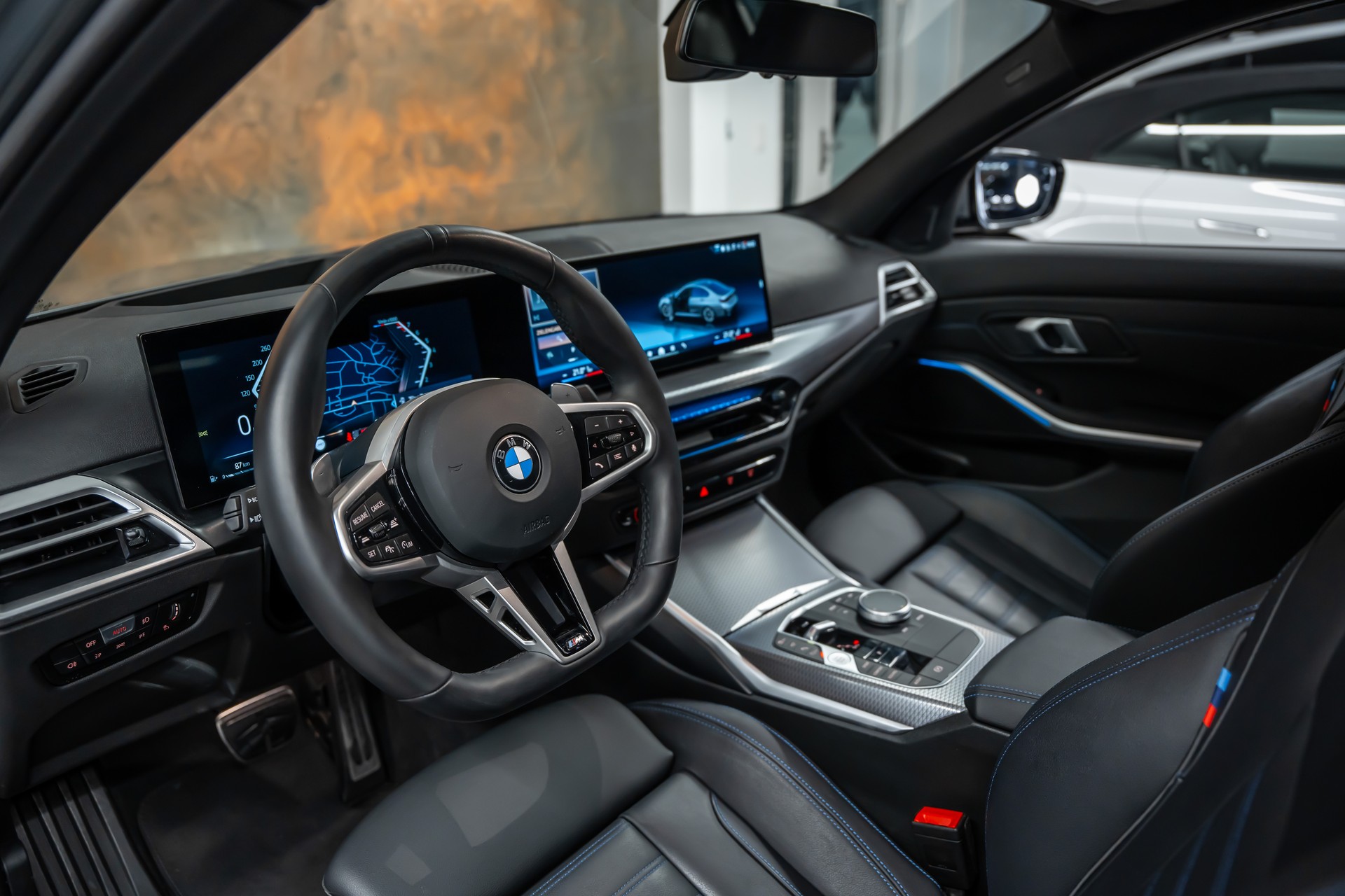 BMW 330i xDrive Steptronic M Sport Pro *Laser*Head-Up*Leder*360°*-image-10