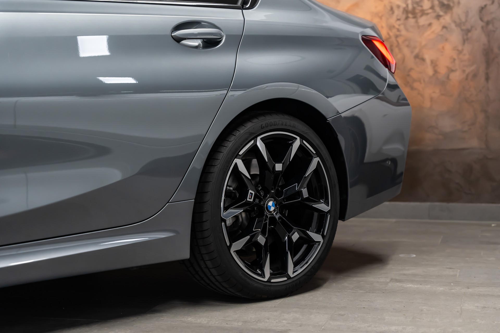 BMW 330i xDrive Steptronic M Sport Pro *Laser*Head-Up*Leder*360°*-image-9