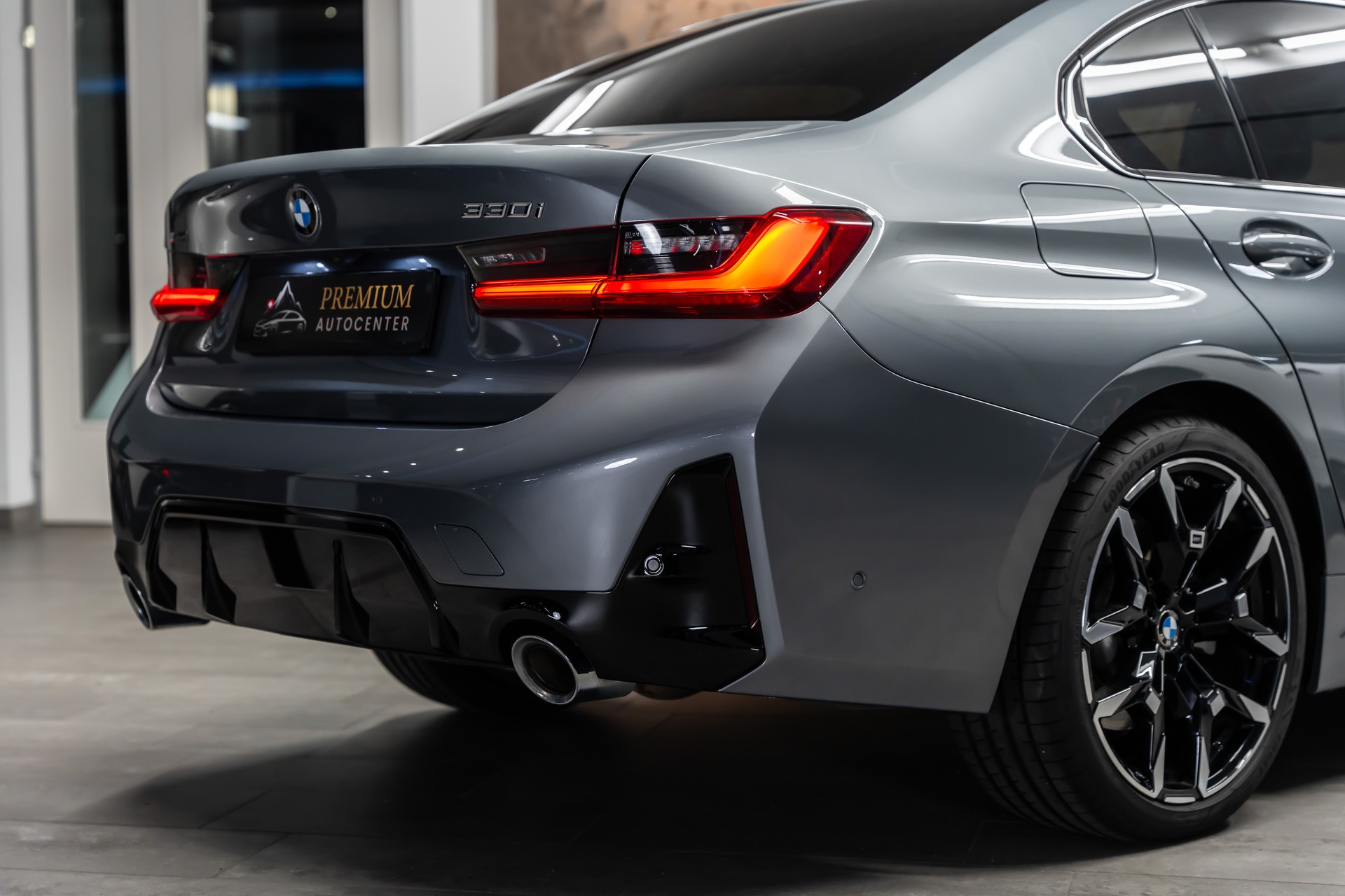 BMW 330i xDrive Steptronic M Sport Pro *Laser*Head-Up*Leder*360°*-image-5