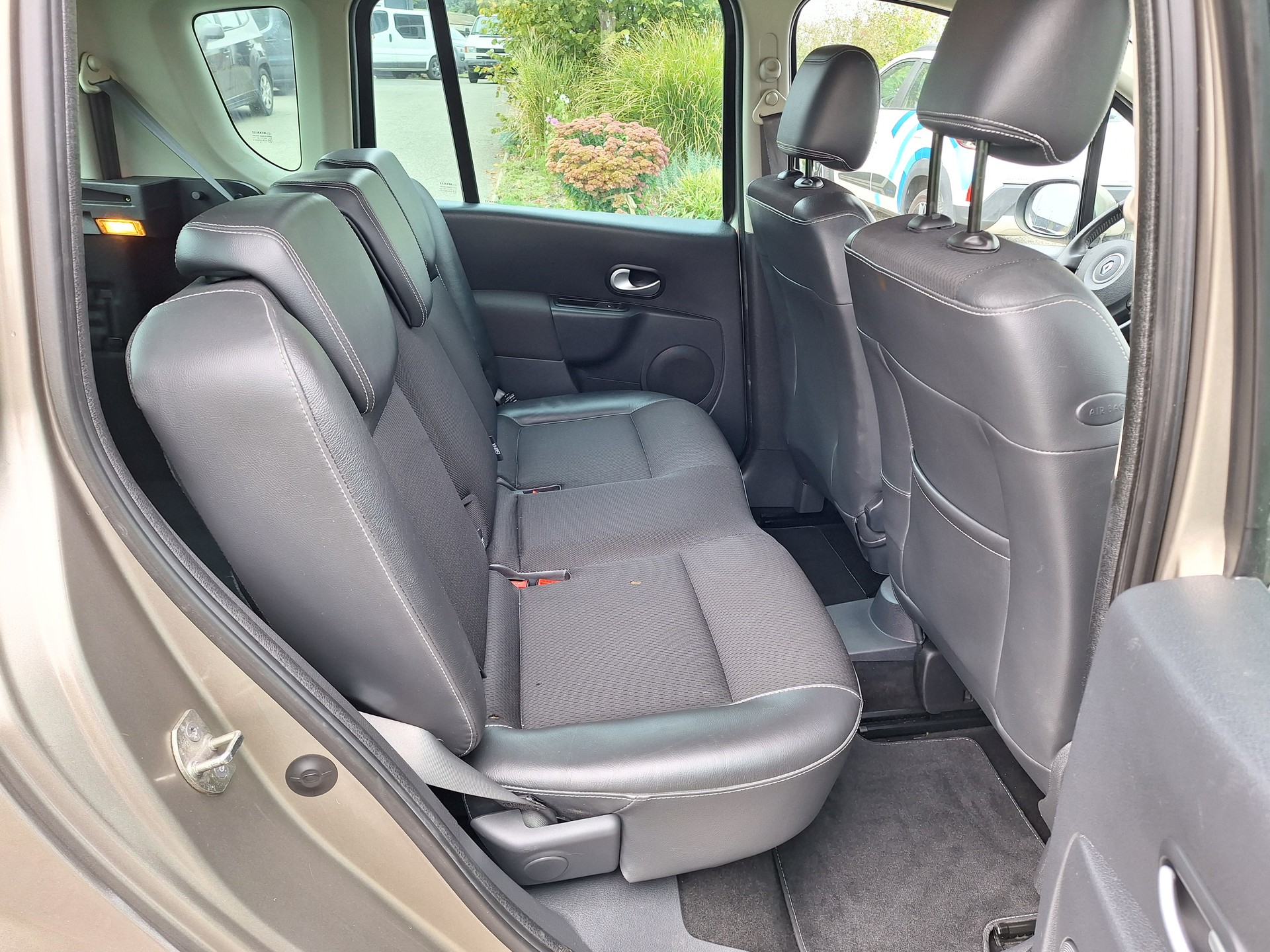 RENAULT Modus 1.6 16V Night&Day Automatic-image-8