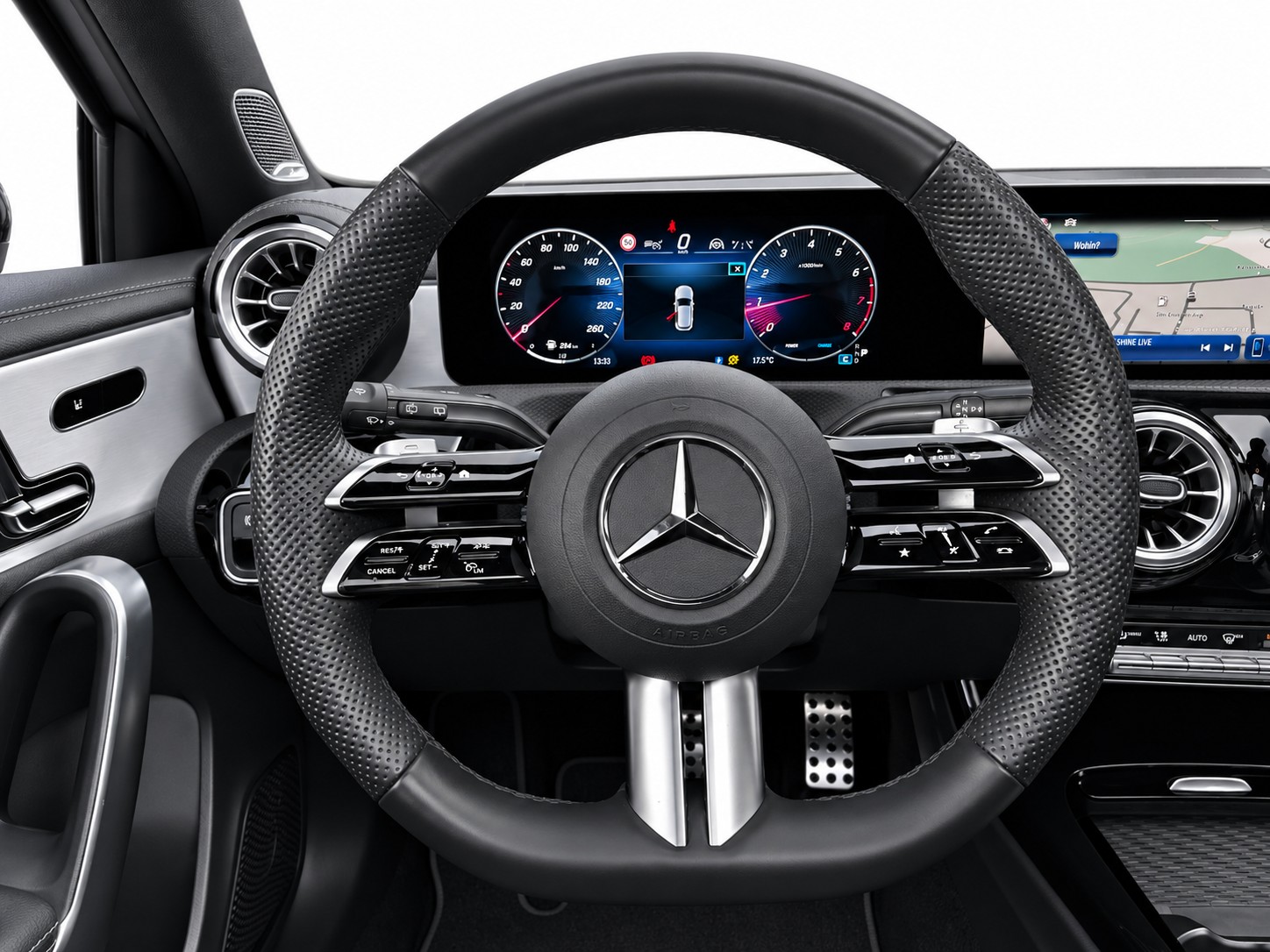 MERCEDES-BENZ A 200 AMG Line-image-10