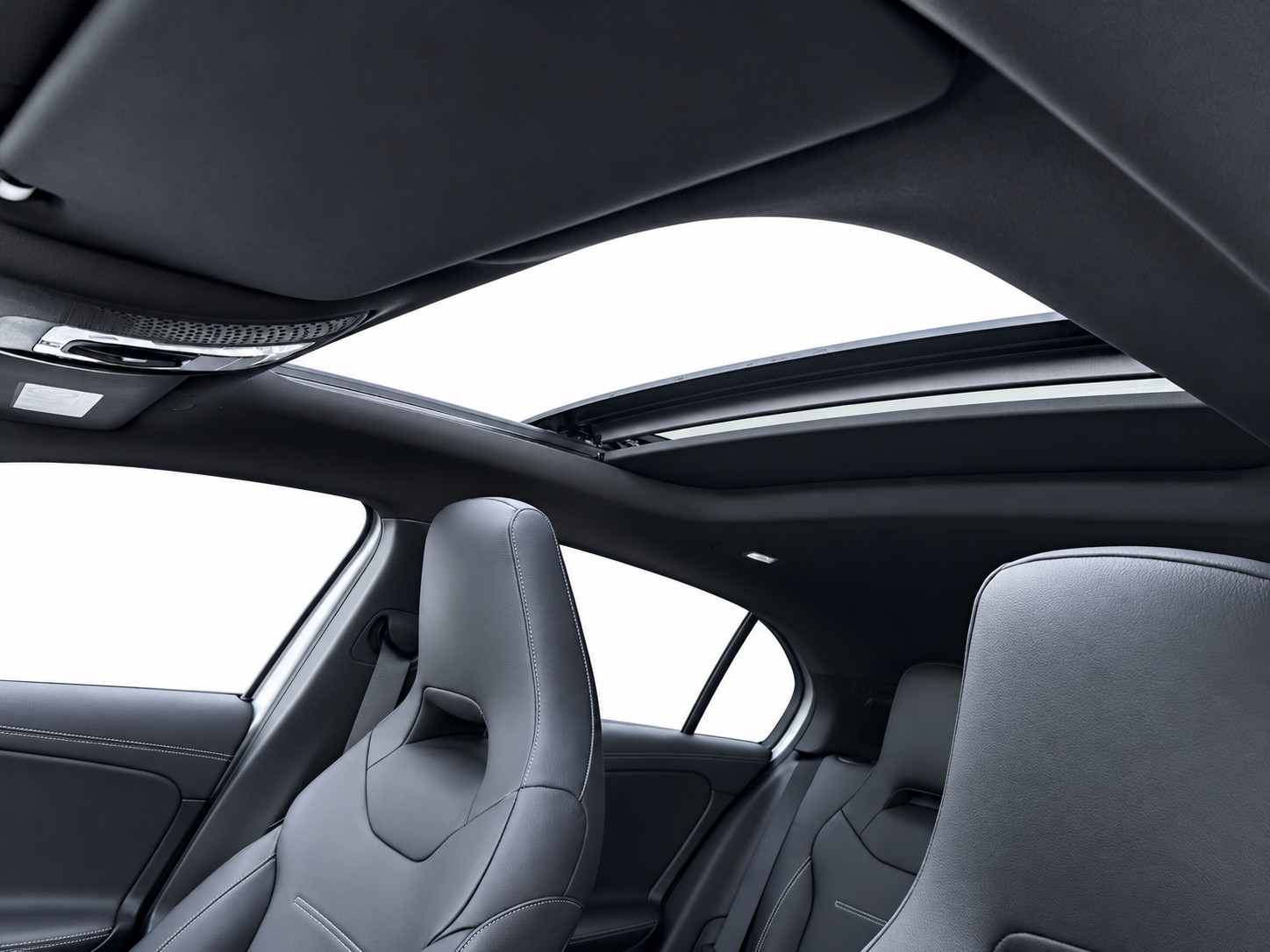 MERCEDES-BENZ A 200 AMG Line-image-8