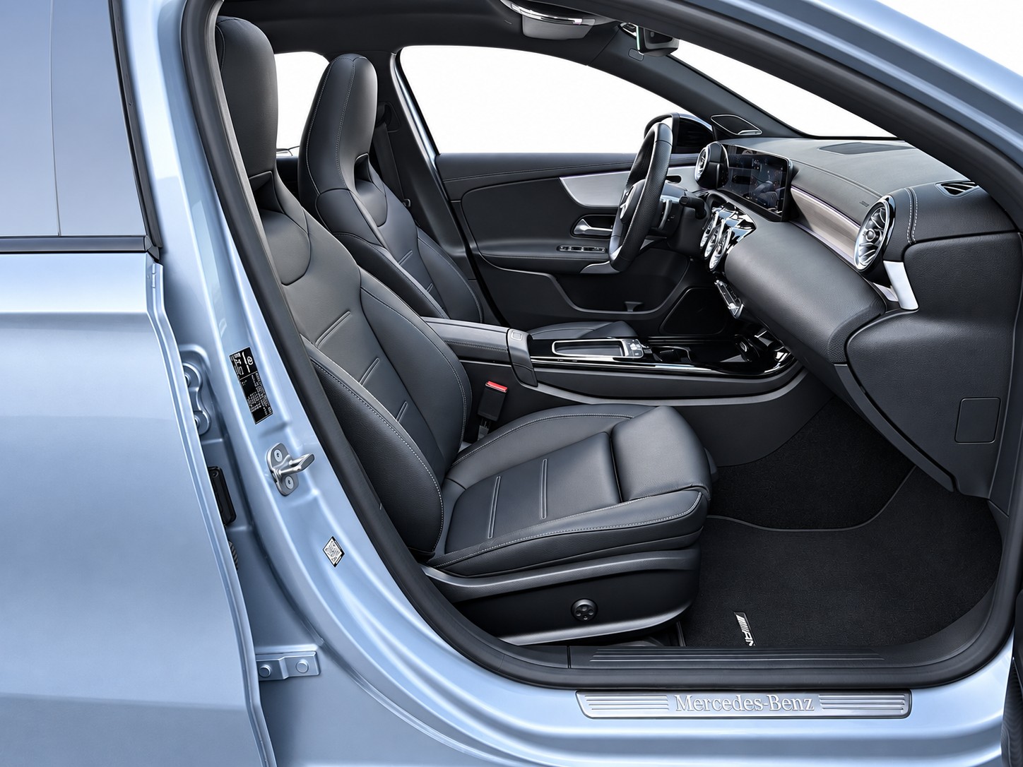MERCEDES-BENZ A 200 AMG Line-image-7