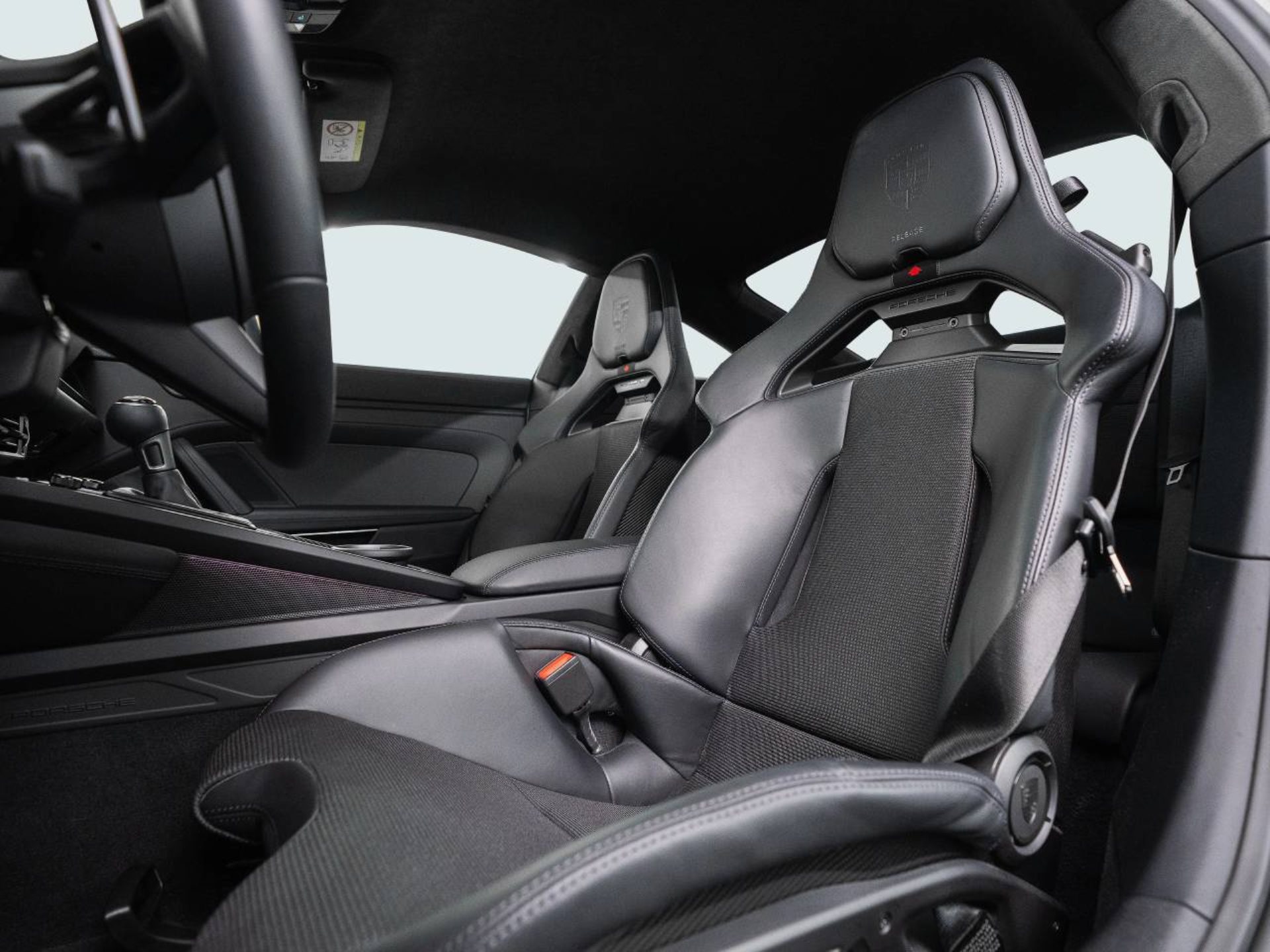 PORSCHE 911 GT3 mit Touring-Paket-image-4