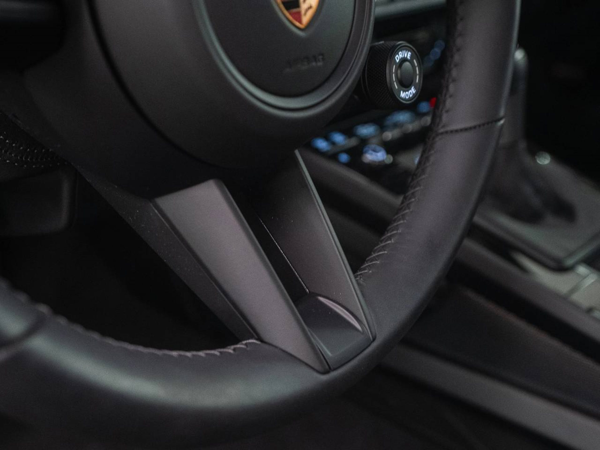 PORSCHE 911 GT3 mit Touring-Paket-image-31