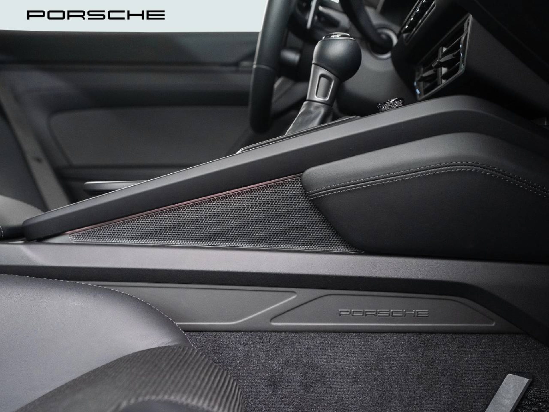 PORSCHE 911 GT3 mit Touring-Paket-image-18