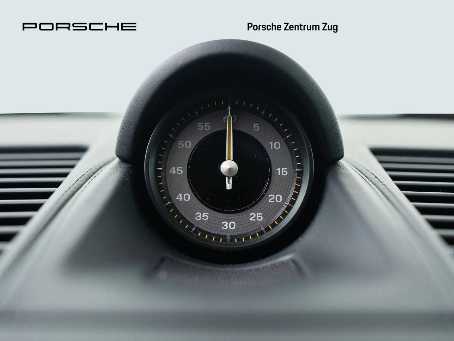 PORSCHE 911 GT3 mit Touring-Paket-image-29