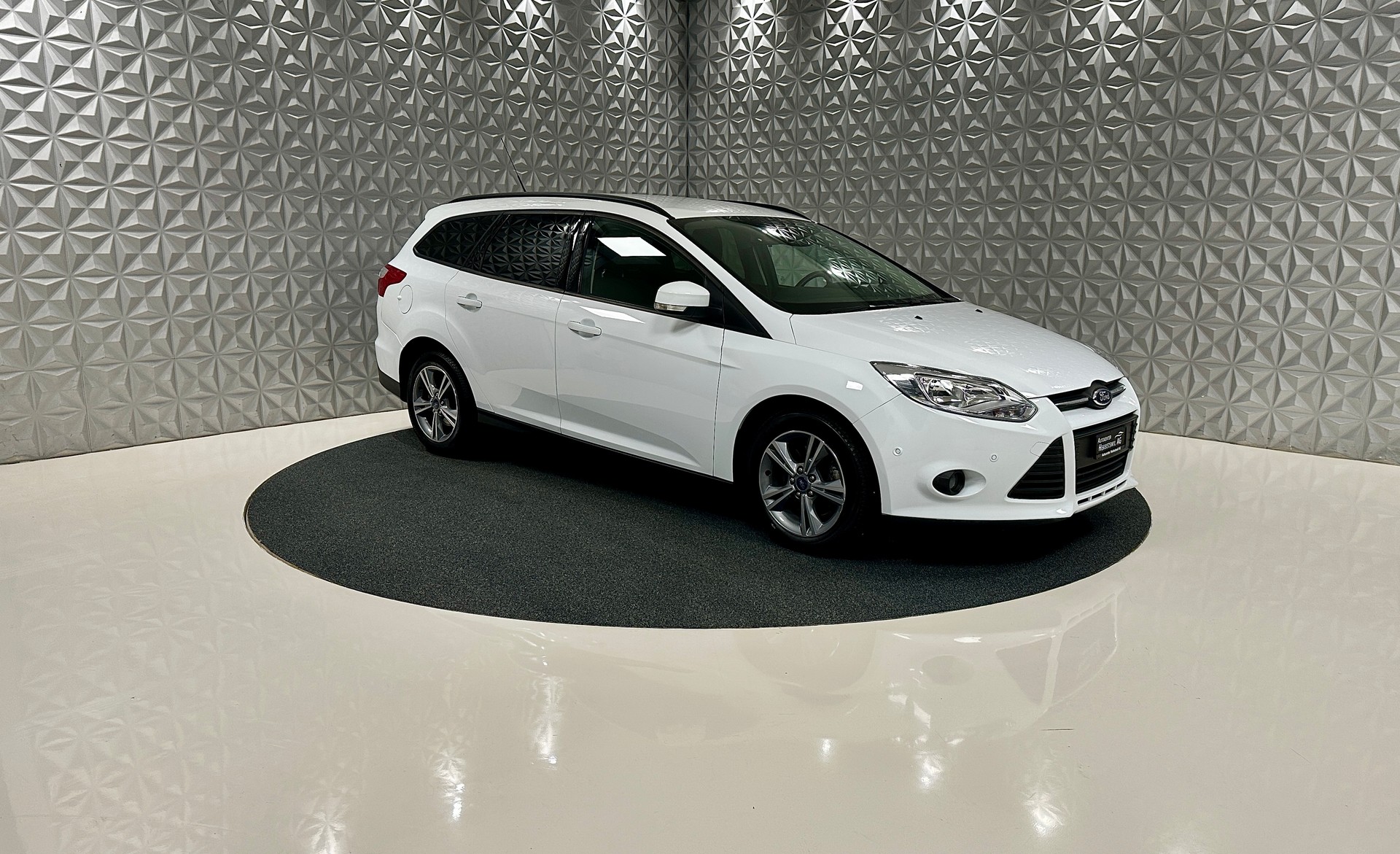 FORD Focus 1.0 SCTi Winner-image-2