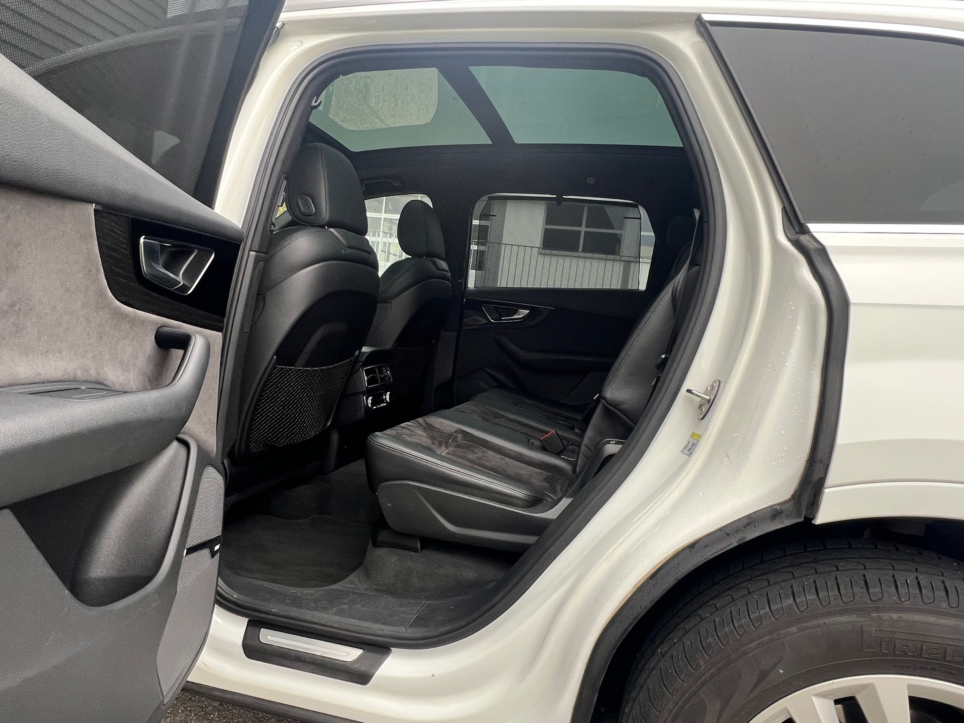AUDI Q7 3.0 TDI quattro tiptronic-image-8