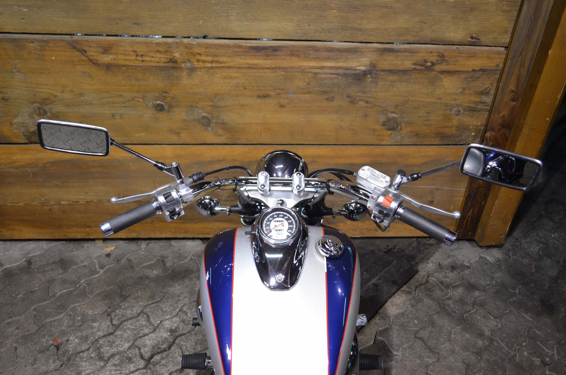 YAMAHA XVS 650 Drag Star-showroom-element-2