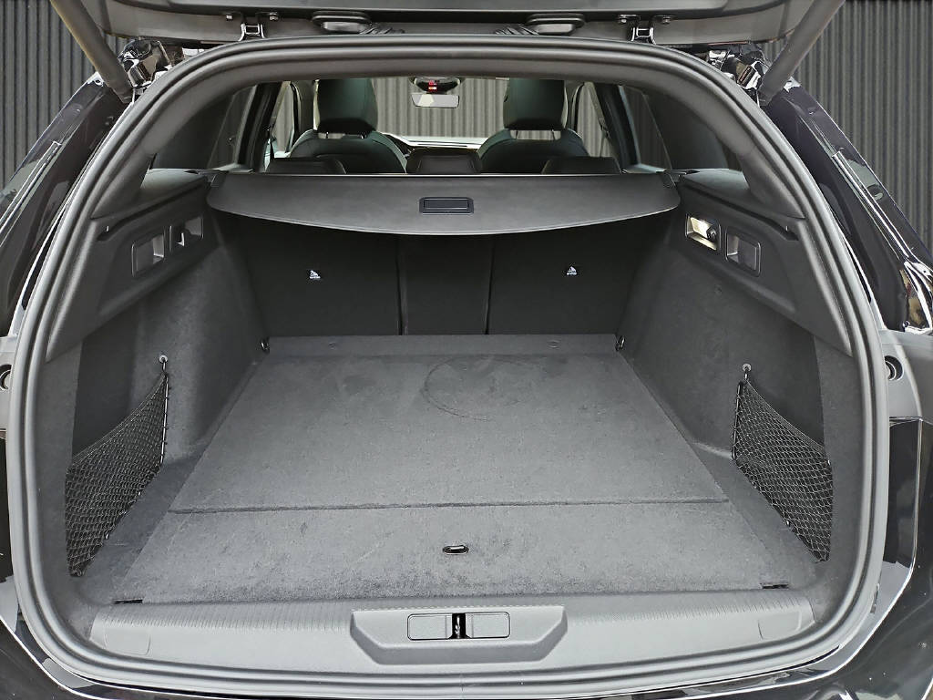 PEUGEOT 308 SW 1.6 PHEV 225 GT-image-8