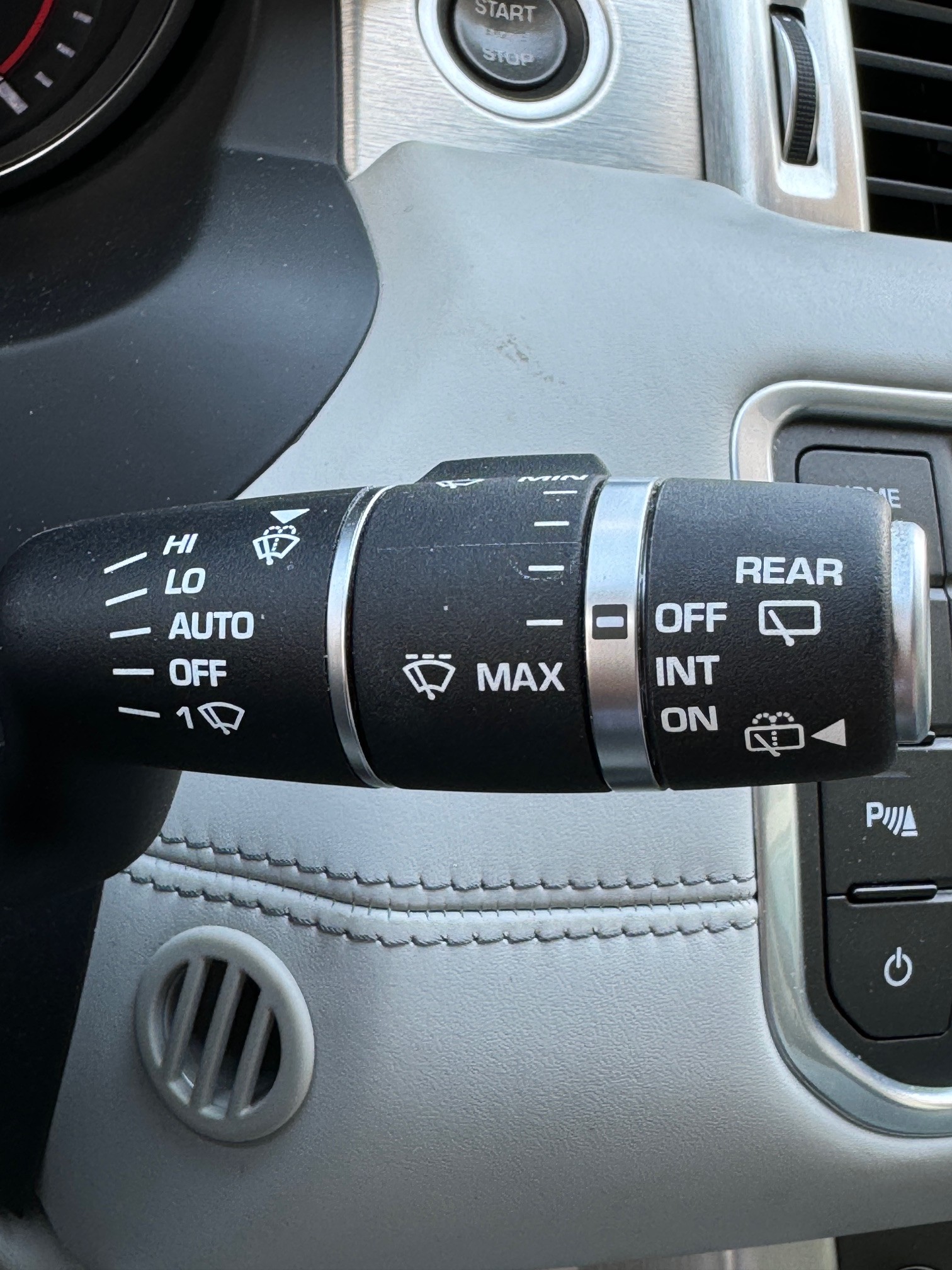 LAND ROVER Range Rover Evoque 2.2 SD4 Prestige AT9-image-18
