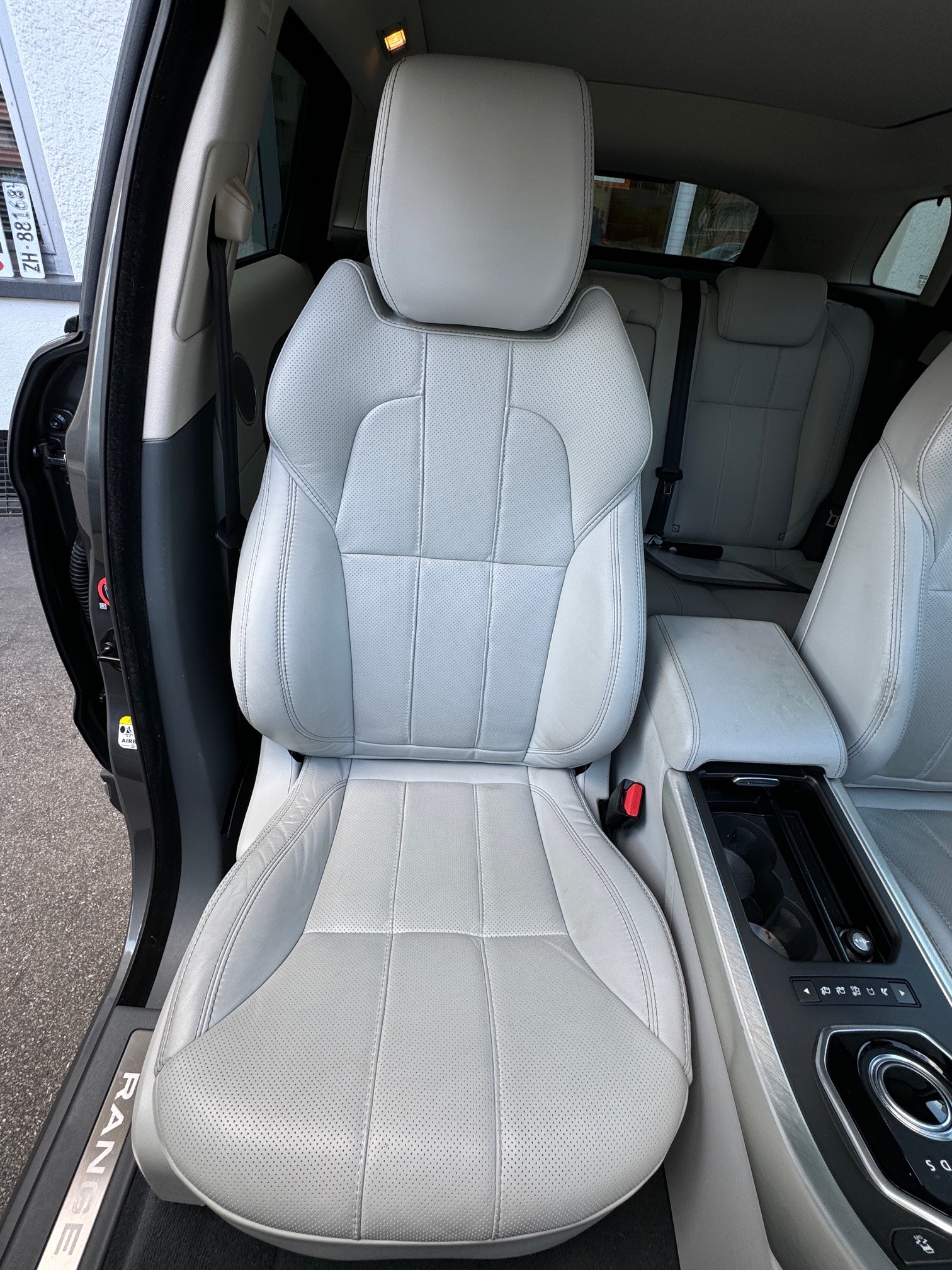 LAND ROVER Range Rover Evoque 2.2 SD4 Prestige AT9-image-7