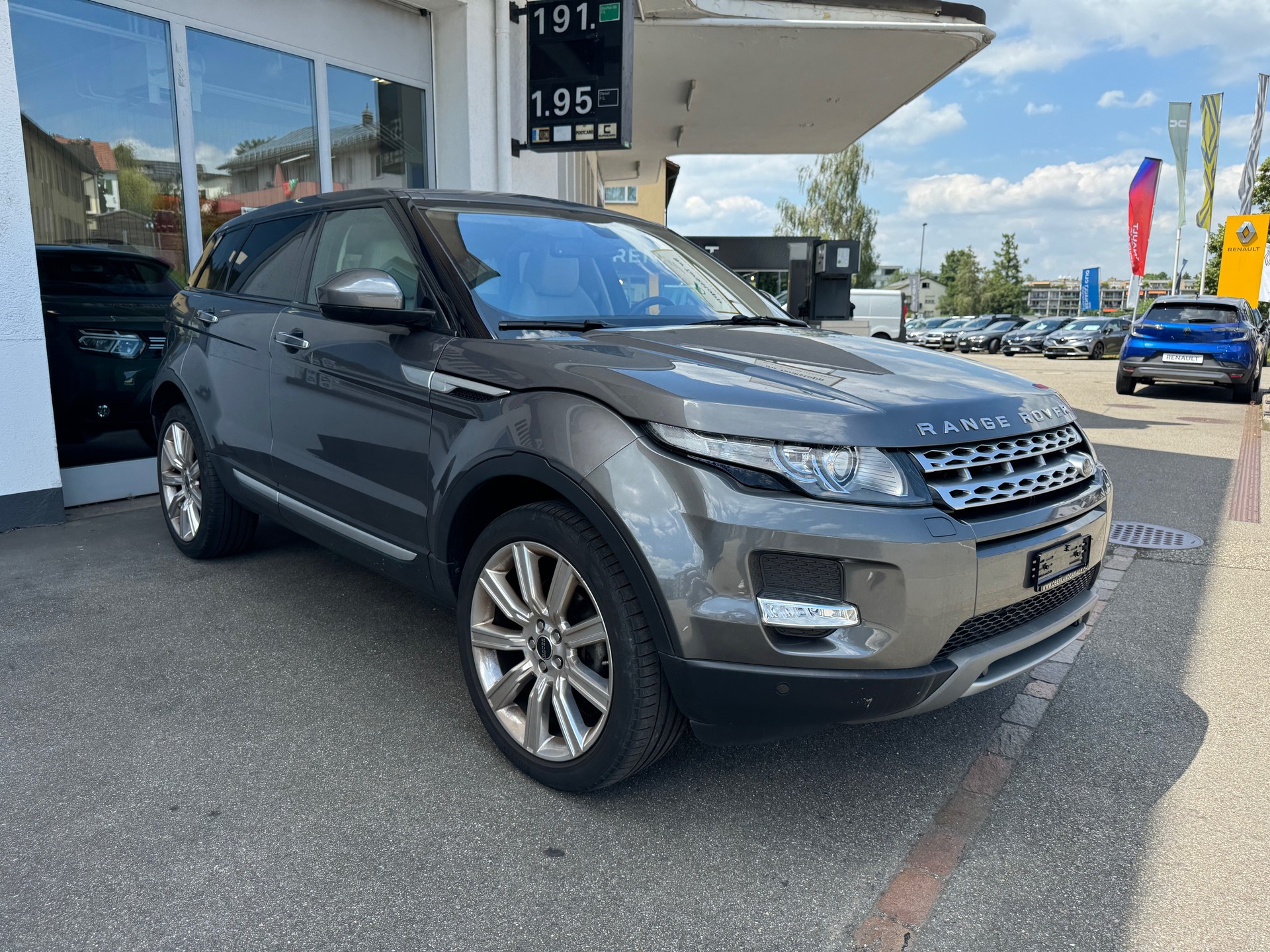 LAND ROVER Range Rover Evoque 2.2 SD4 Prestige AT9-image-0
